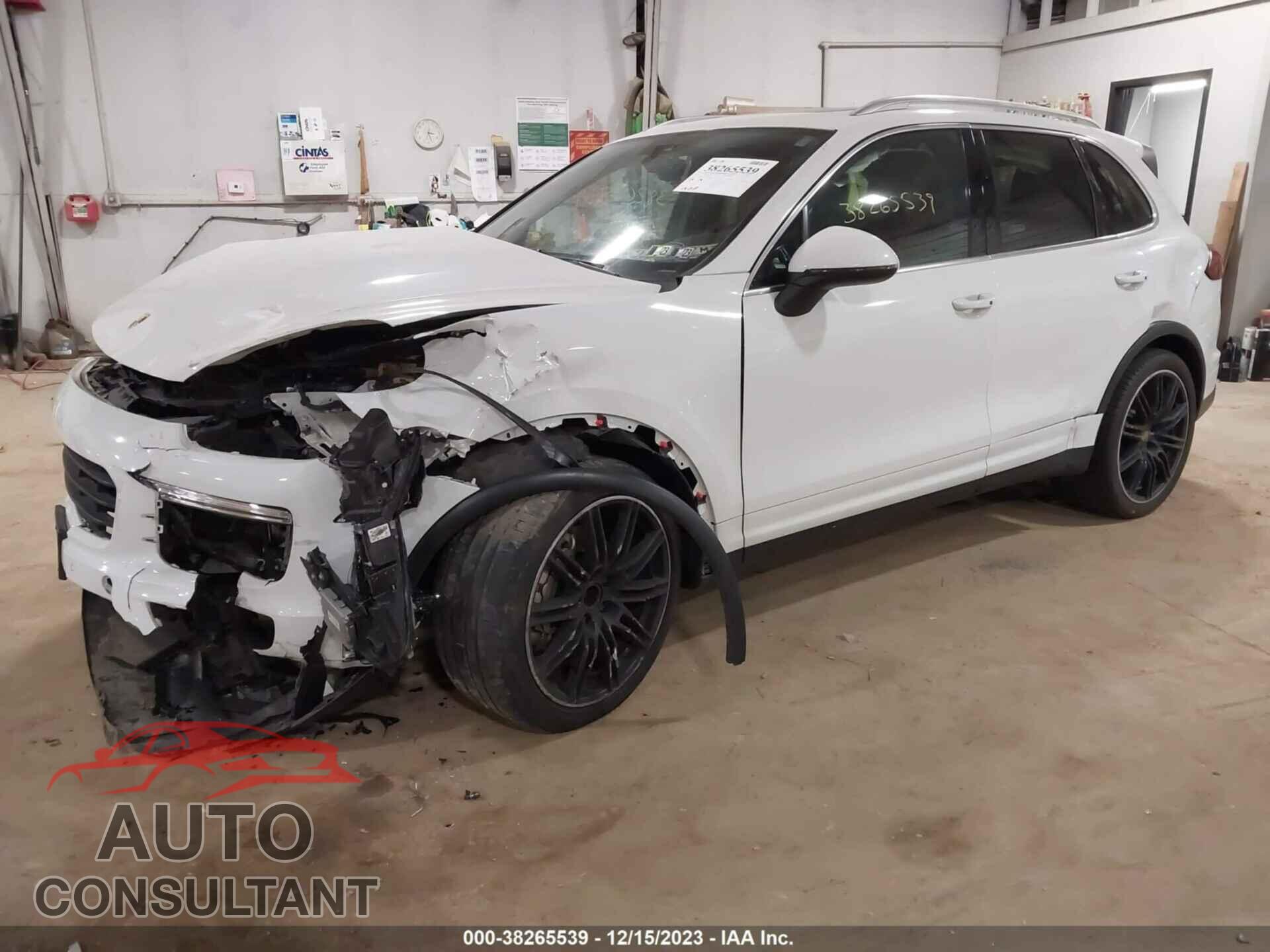 PORSCHE CAYENNE 2016 - WP1AB2A23GLA92738