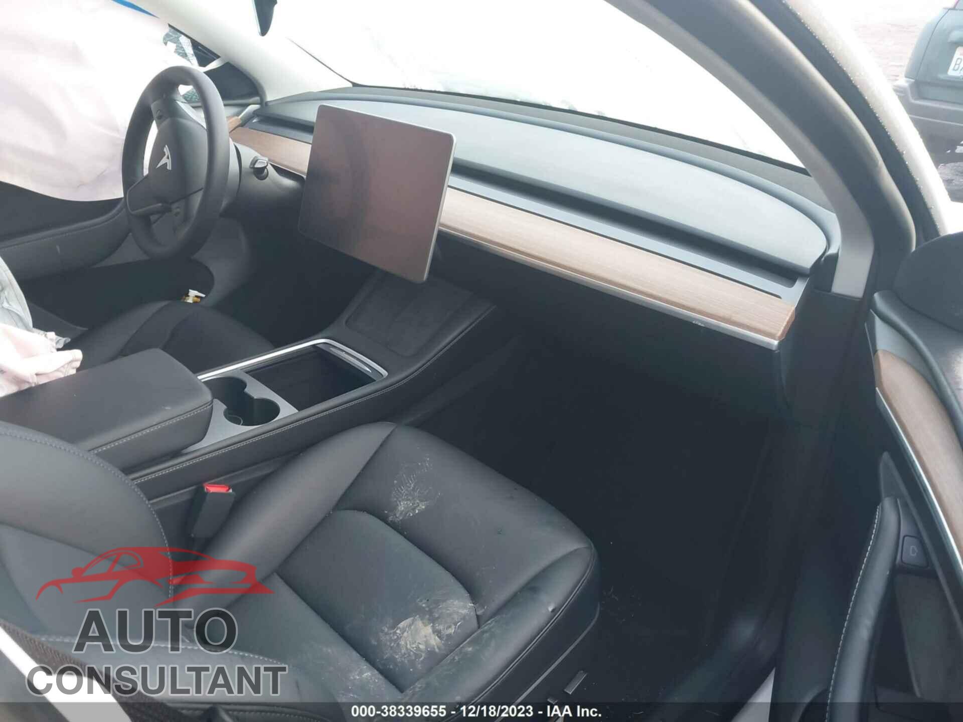 TESLA MODEL Y 2023 - 7SAYGDEE4PF776592