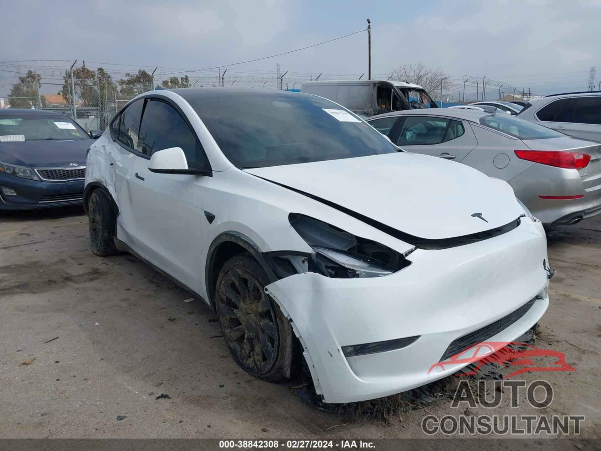 TESLA MODEL Y 2023 - 7SAYGDEE5PF630475