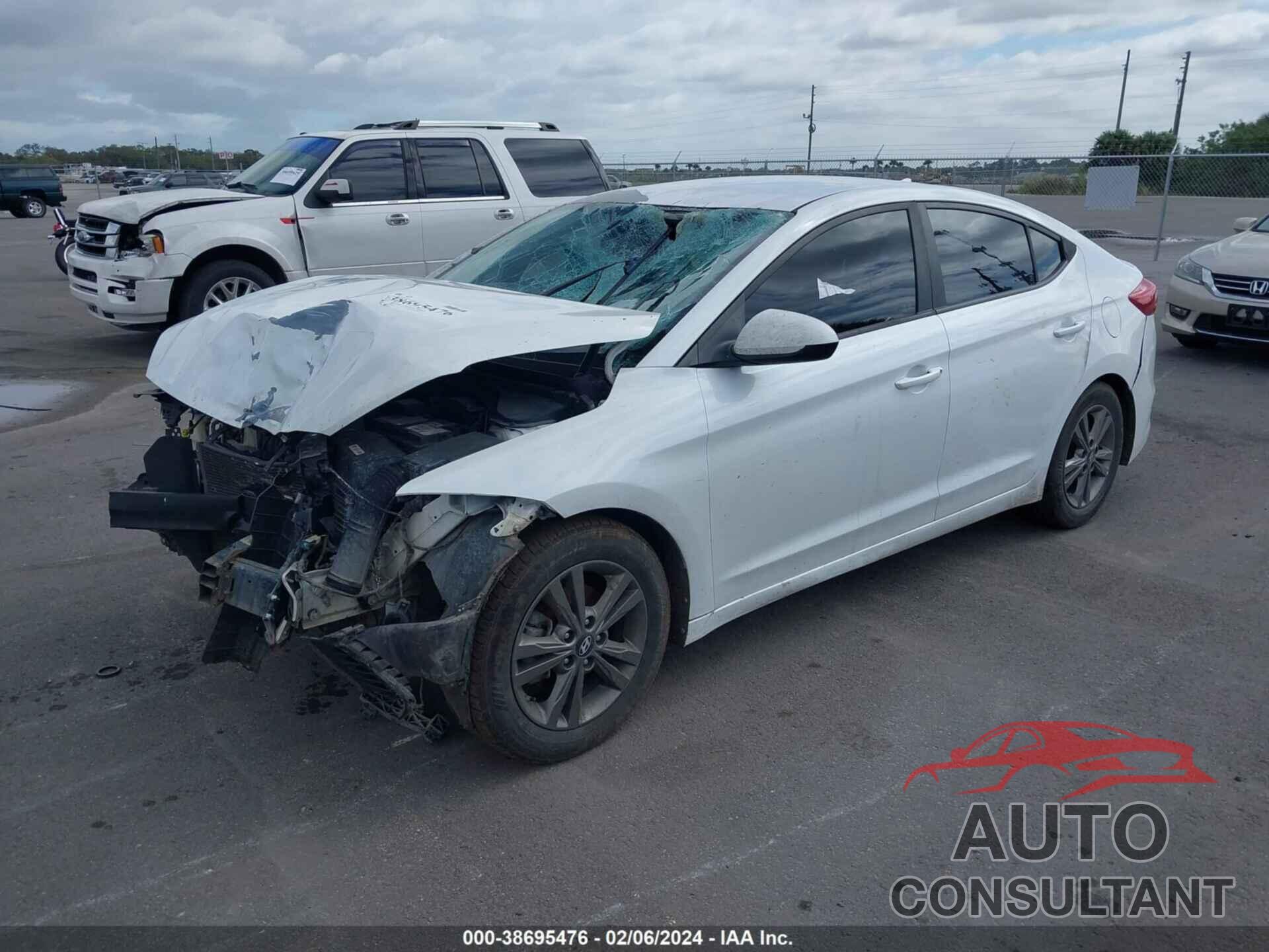 HYUNDAI ELANTRA 2018 - 5NPD84LF0JH369351