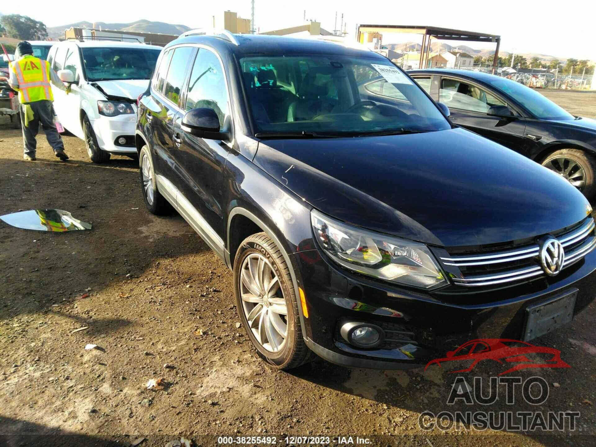 VOLKSWAGEN TIGUAN 2016 - WVGAV7AXXGW533647