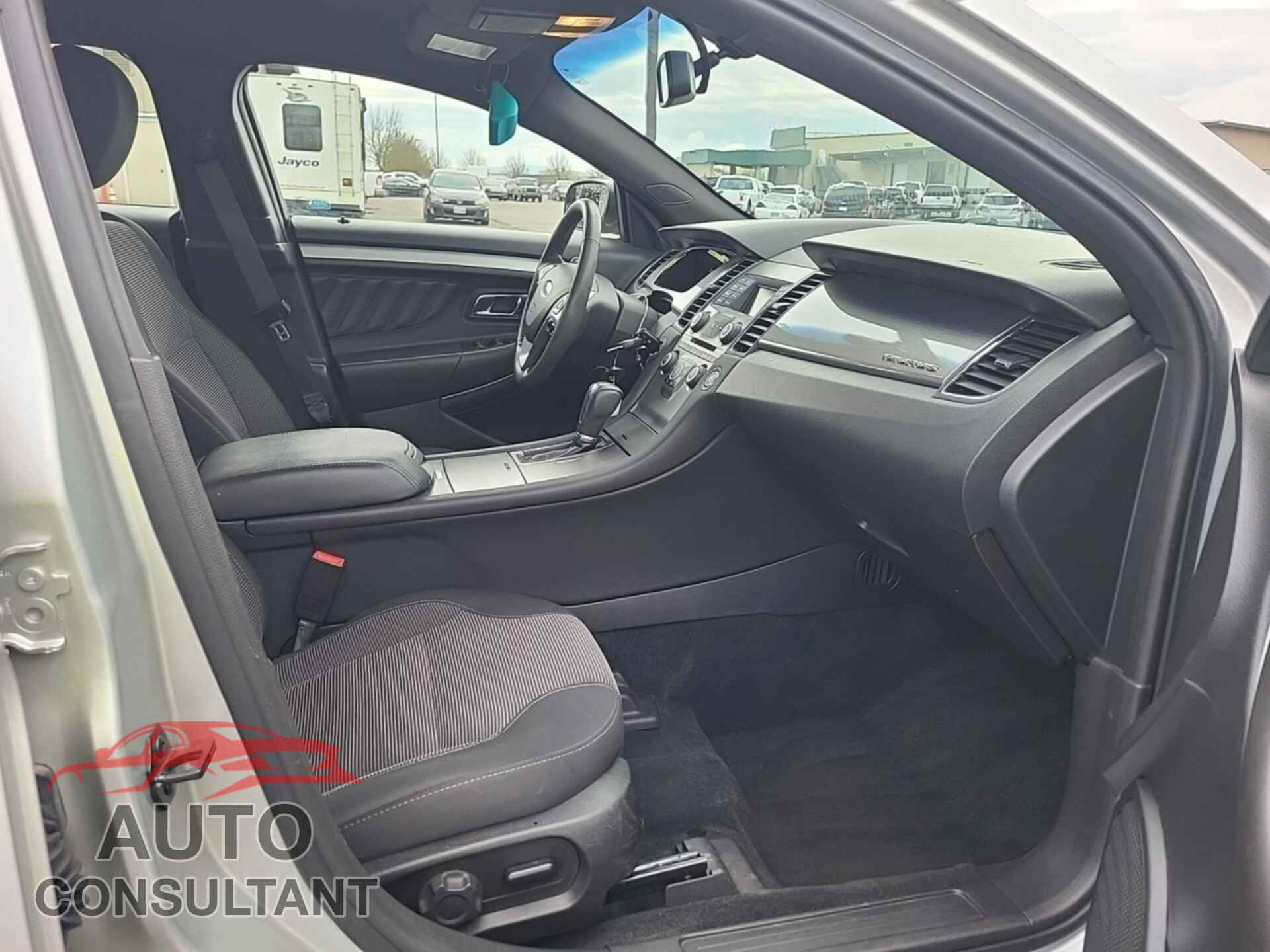 FORD TAURUS 2017 - 1FAHP2E83HG115578