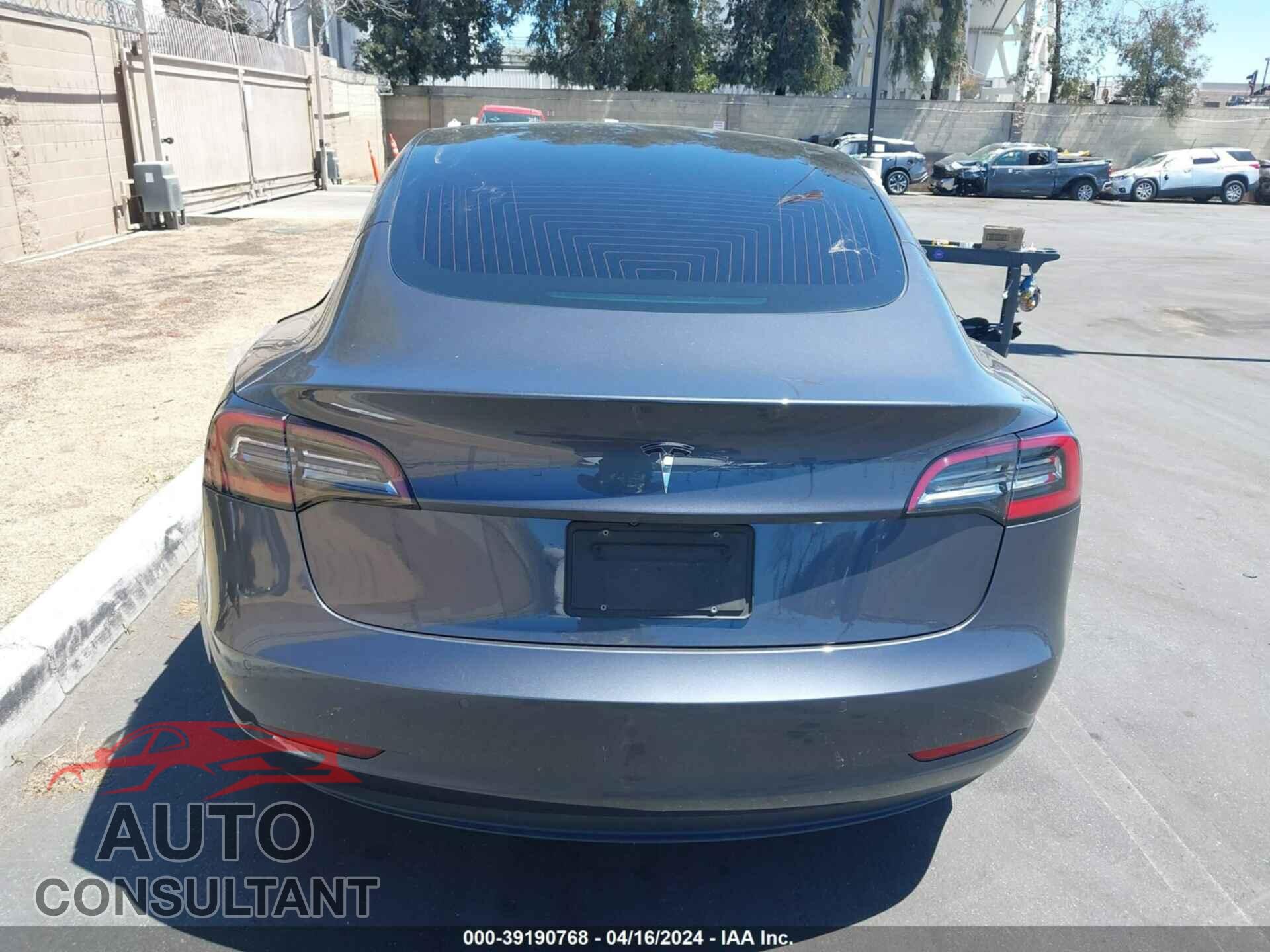 TESLA MODEL 3 2019 - 5YJ3E1EA3KF401942