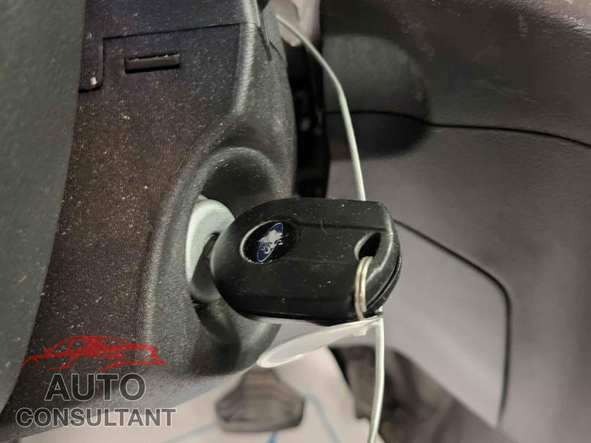 FORD TRANSIT 2019 - 1FTYR2CM1KKA41005