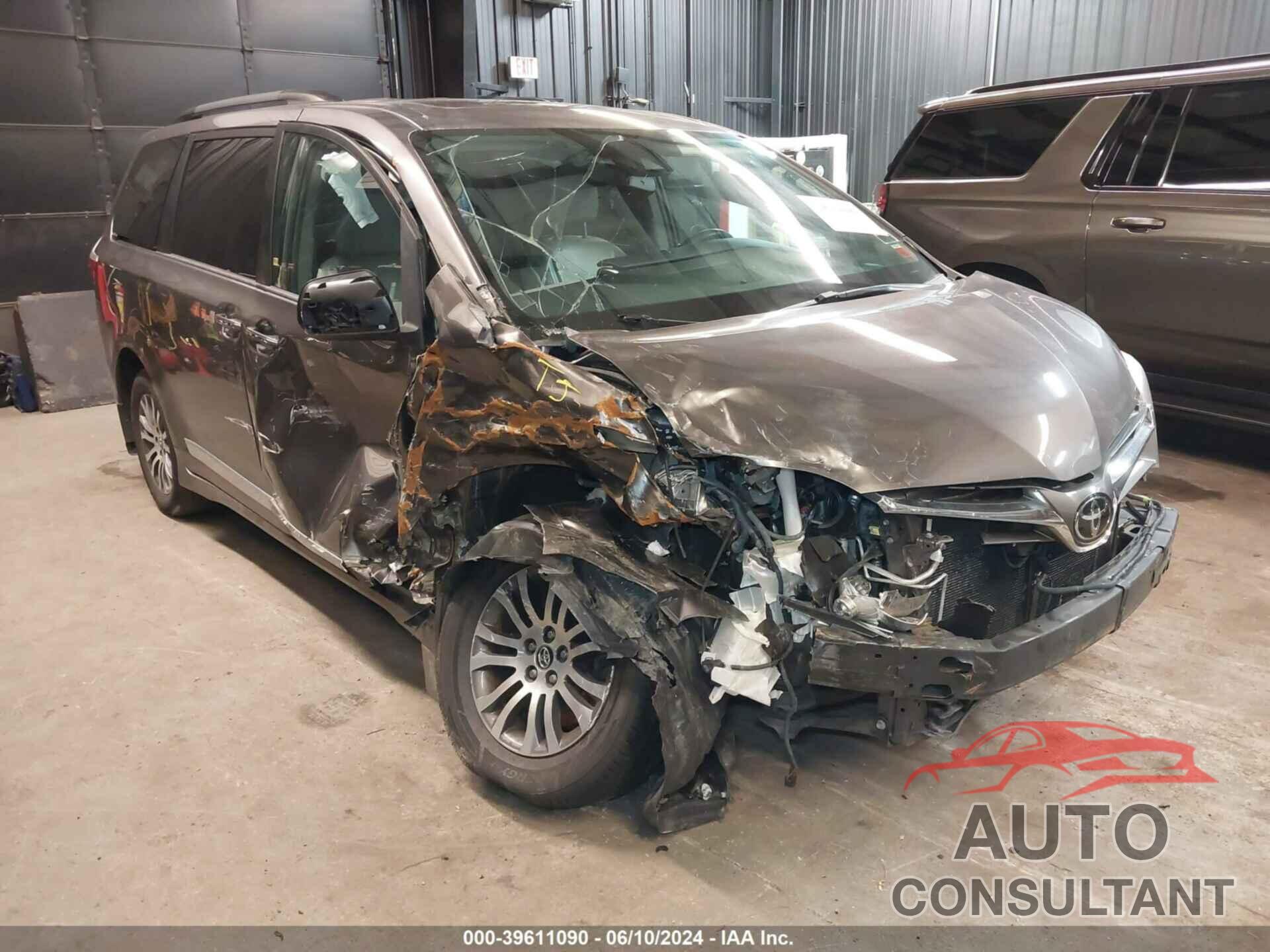 TOYOTA SIENNA 2018 - 5TDYZ3DC0JS931370