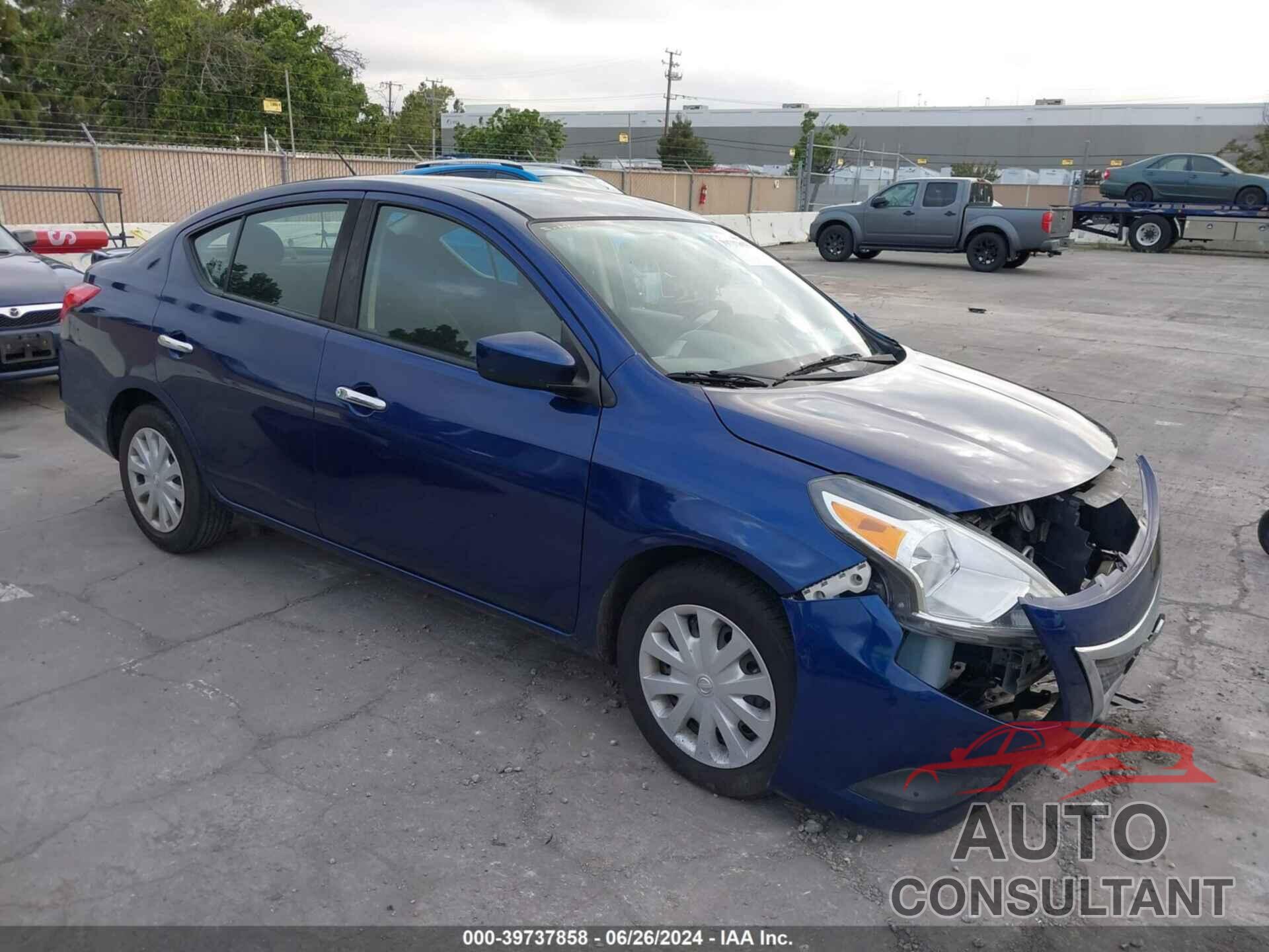 NISSAN VERSA 2018 - 3N1CN7AP8JL802659