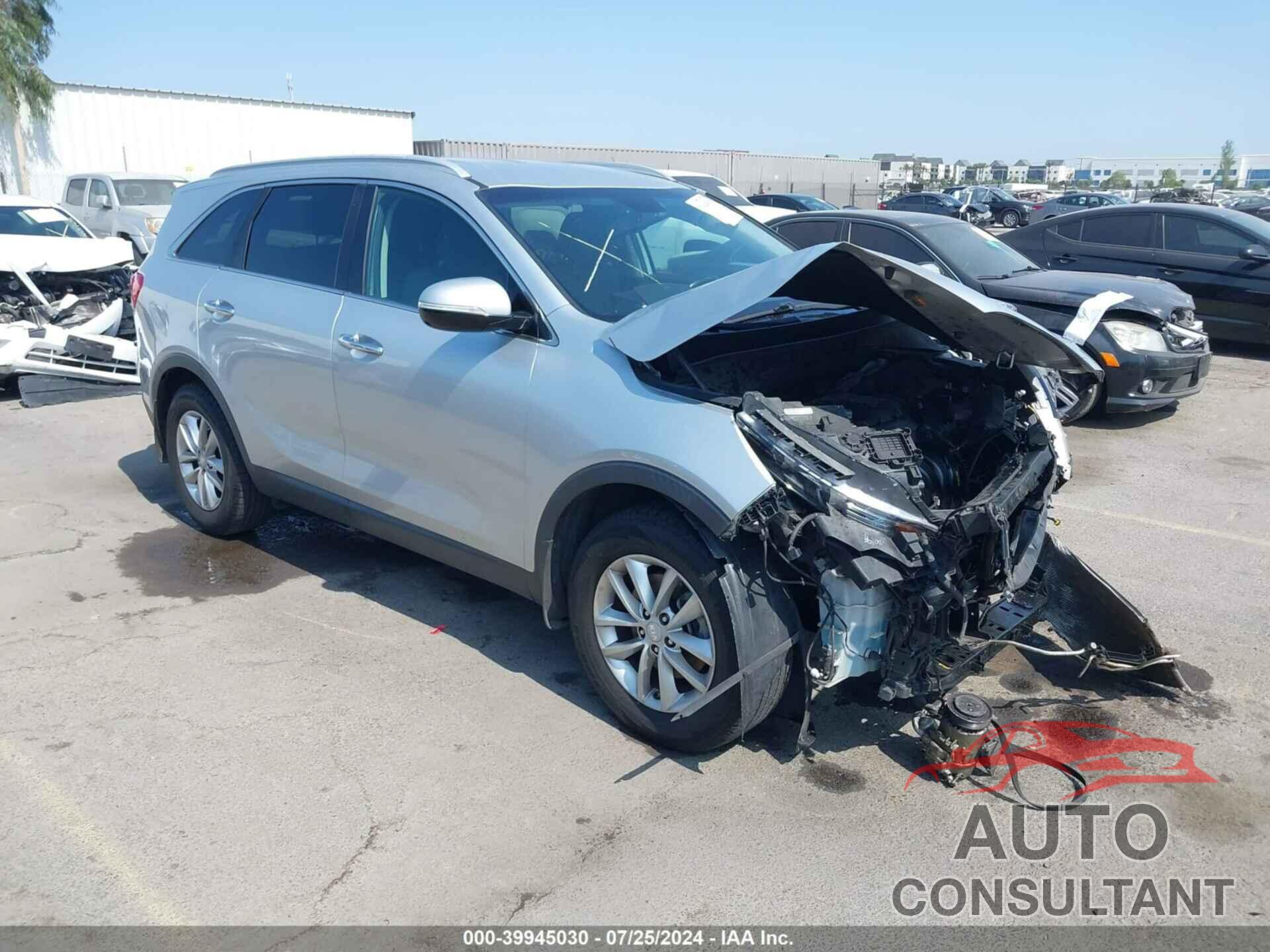 KIA SORENTO 2017 - 5XYPG4A30HG295195