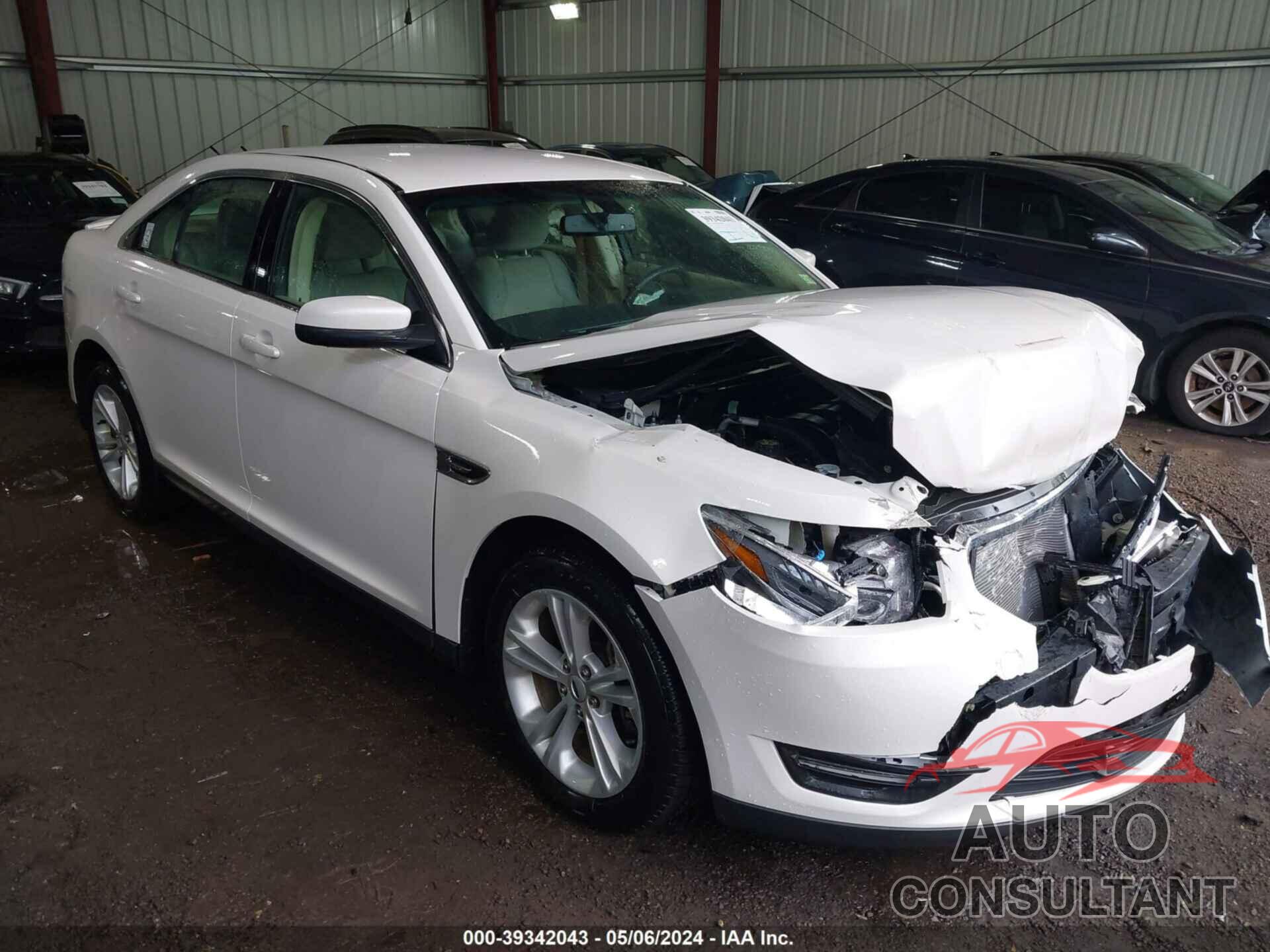 FORD TAURUS 2018 - 1FAHP2E85JG119444