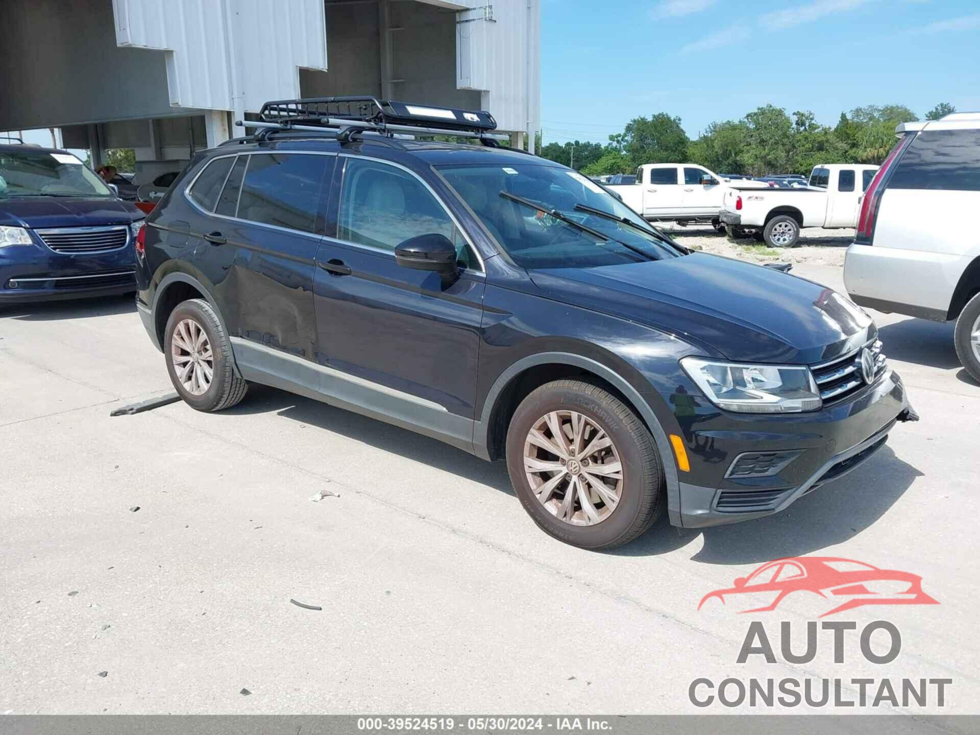 VOLKSWAGEN TIGUAN 2018 - 3VV3B7AX7JM145256