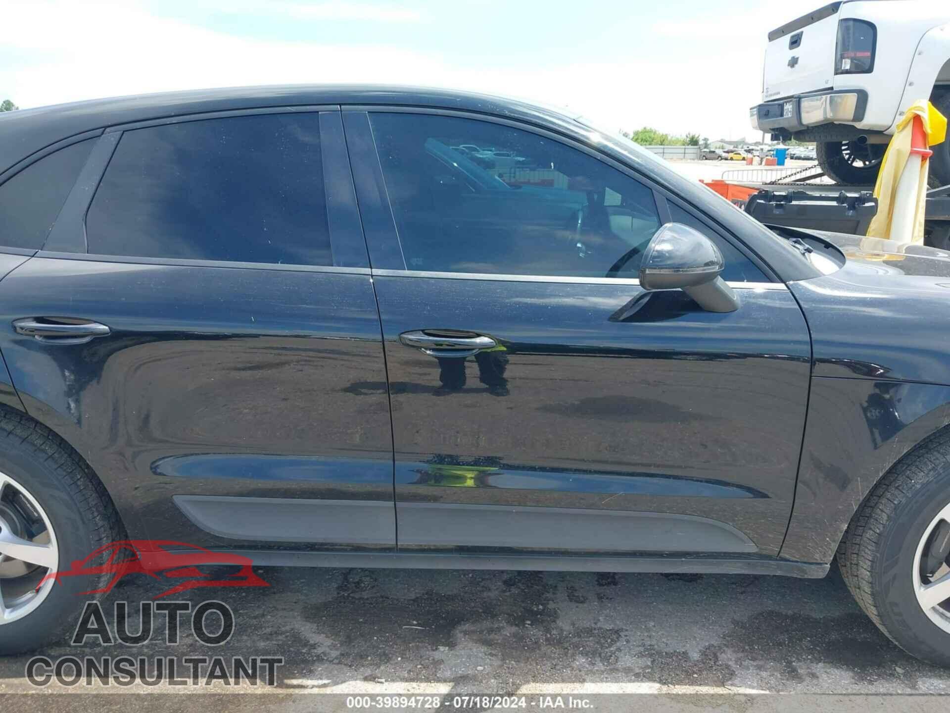 PORSCHE MACAN 2017 - WP1AA2A50HLB81391