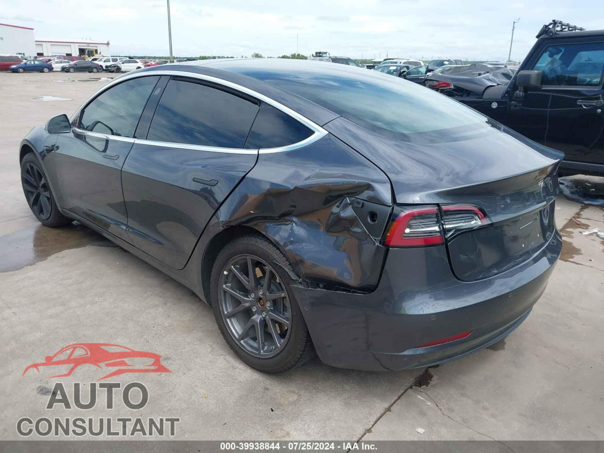 TESLA MODEL 3 2018 - 5YJ3E1EA1JF045327