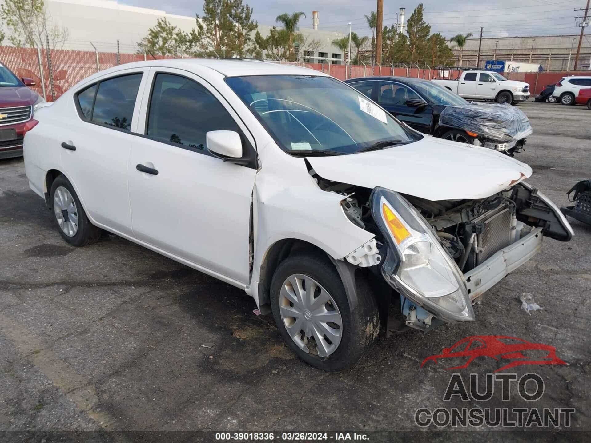 NISSAN VERSA 2018 - 3N1CN7AP2JL886980