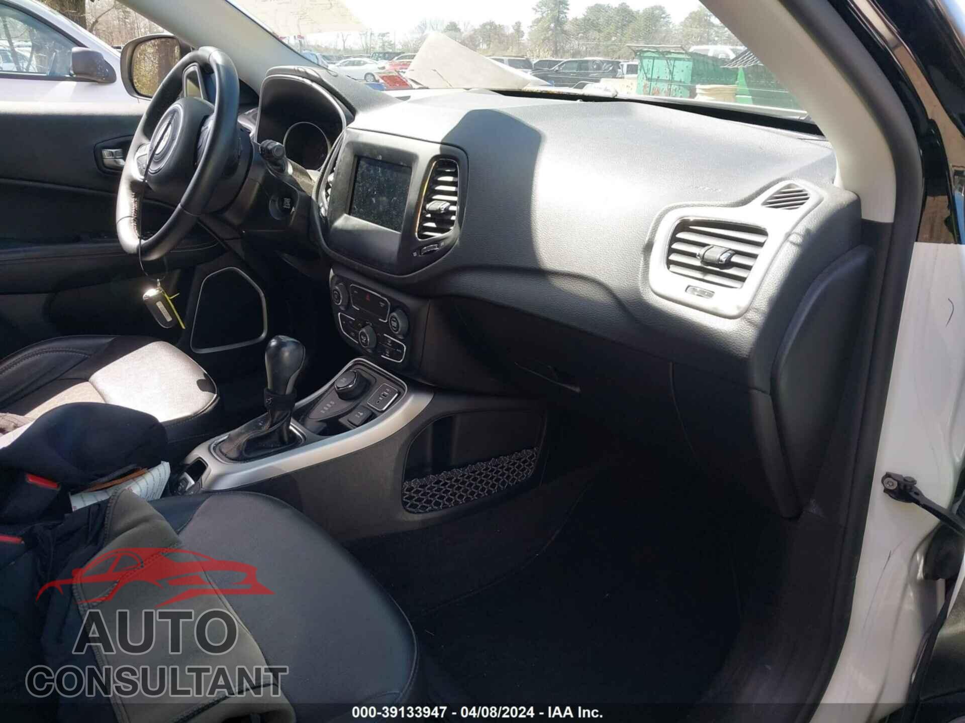 JEEP COMPASS 2019 - 3C4NJDBB8KT761227