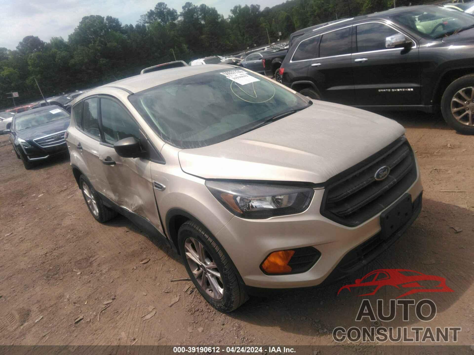 FORD ESCAPE 2018 - 1FMCU0F70JUC24204