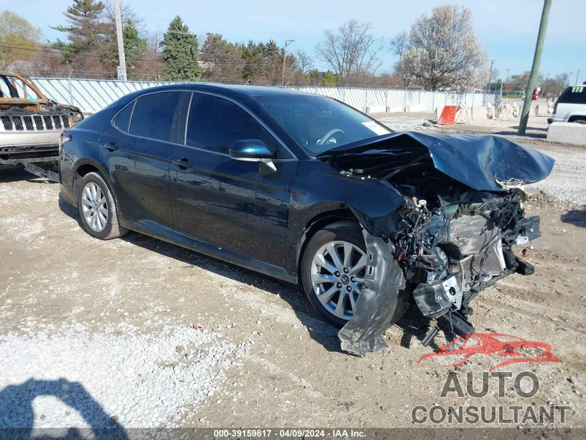 TOYOTA CAMRY 2018 - 4T1B11HK1JU573576