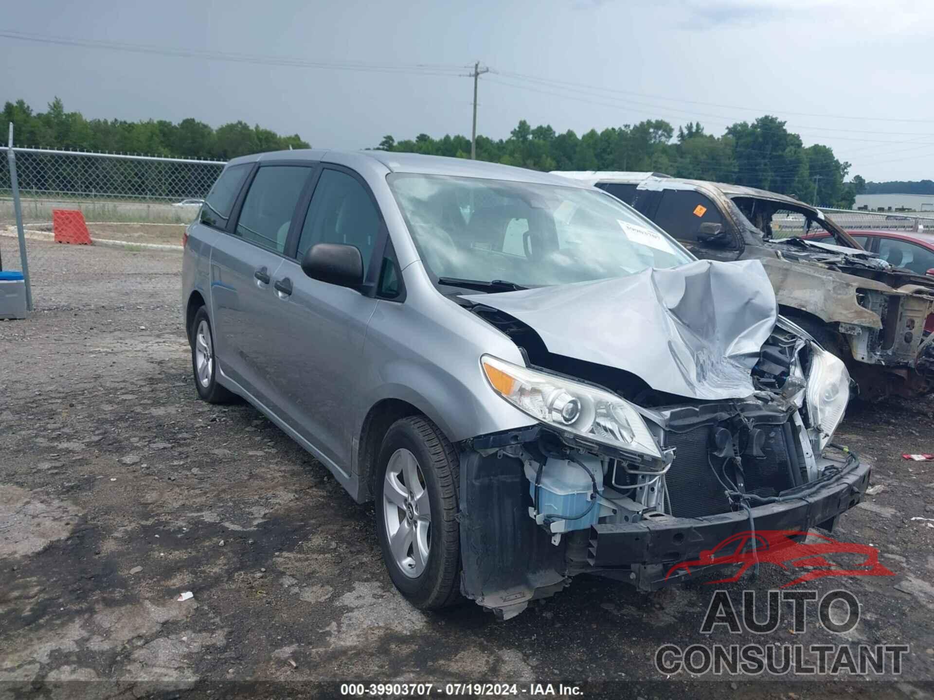 TOYOTA SIENNA 2018 - 5TDZZ3DC5JS916934