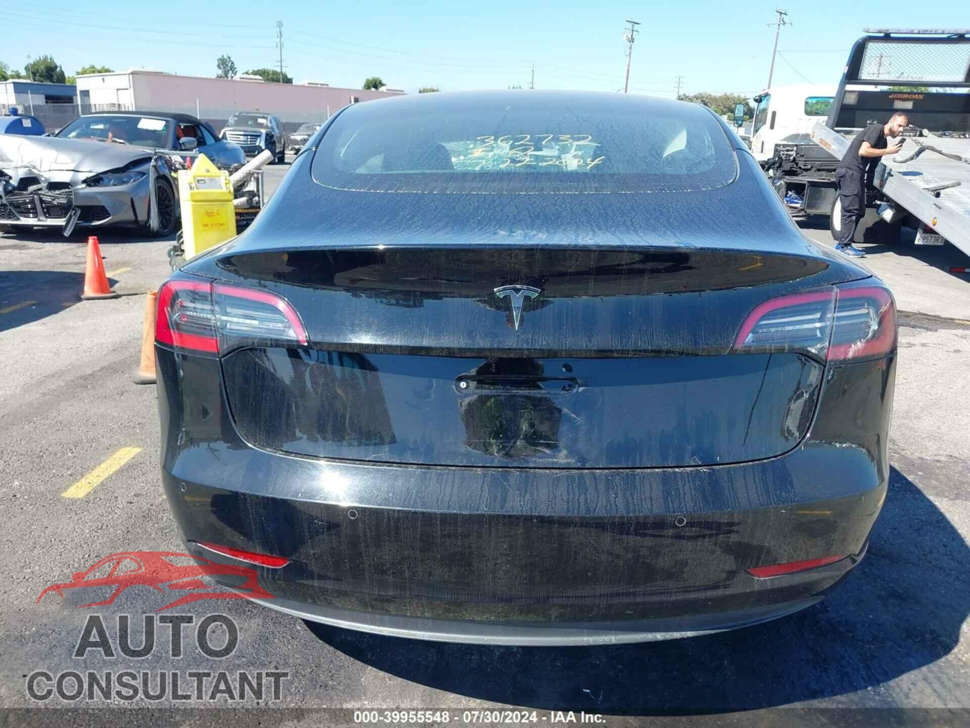 TESLA MODEL 3 2022 - 5YJ3E1EA5NF288015