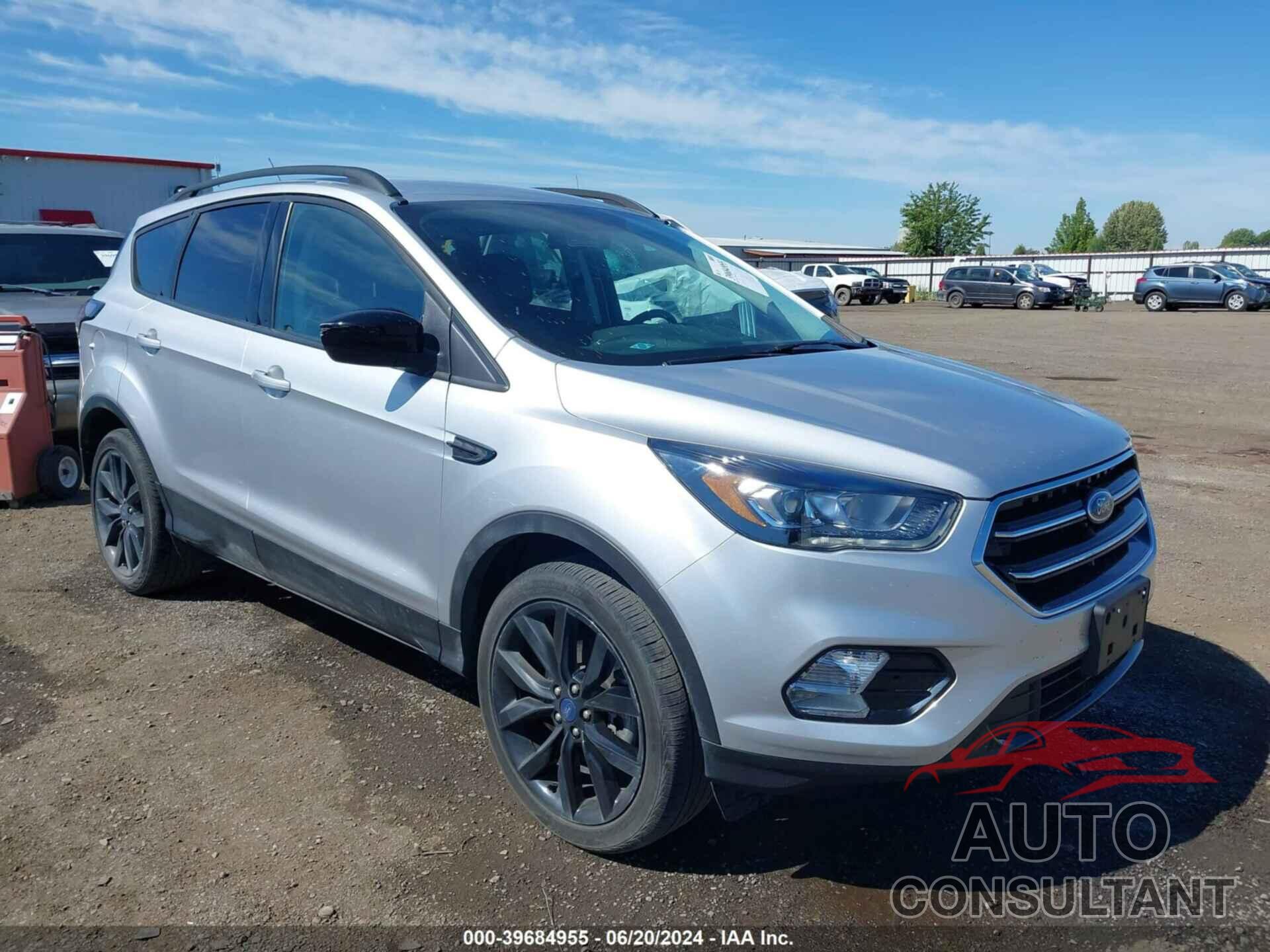 FORD ESCAPE 2017 - 1FMCU9G98HUE09745