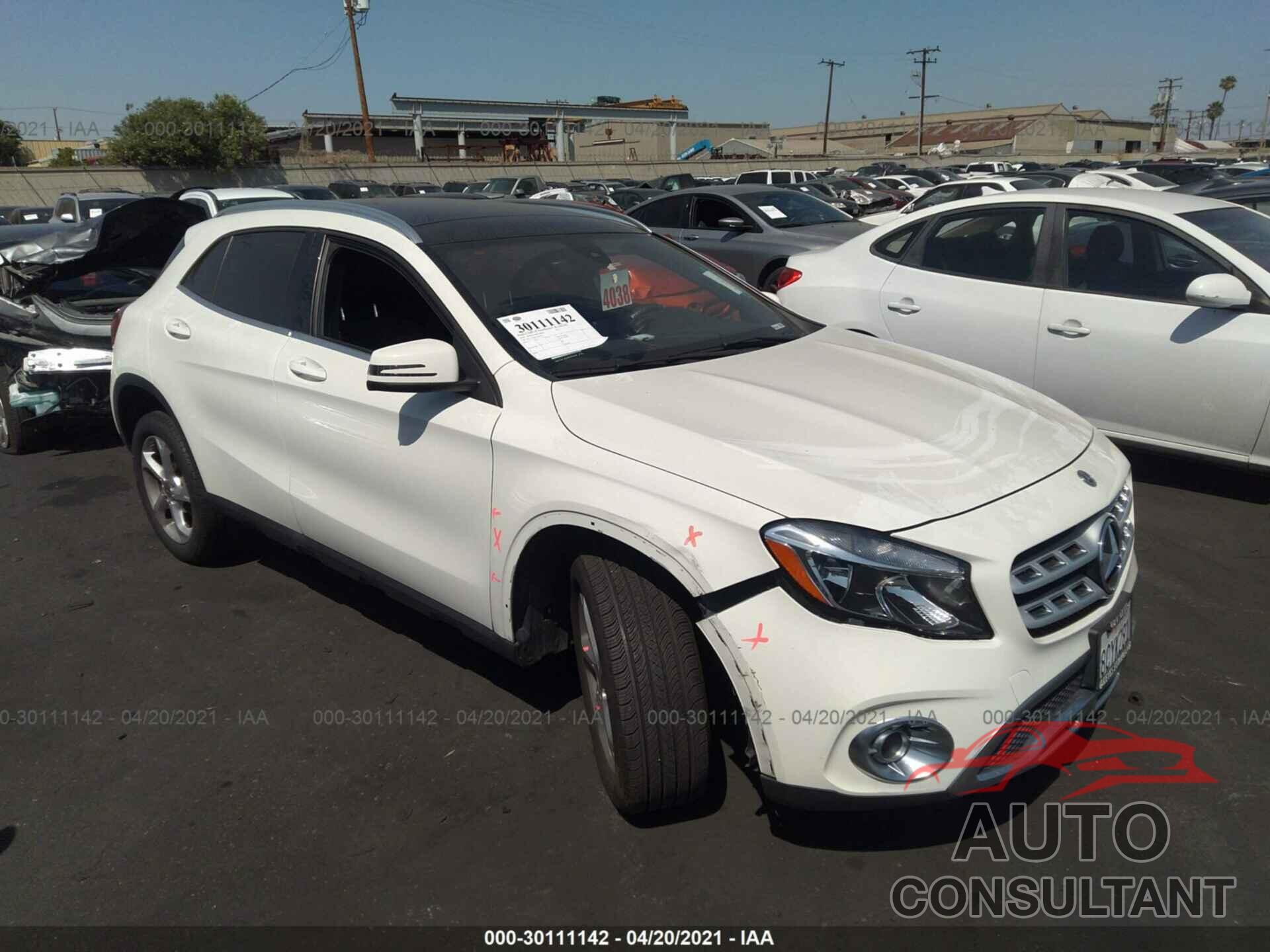 MERCEDES-BENZ GLA 2018 - WDCTG4GB2JJ394176