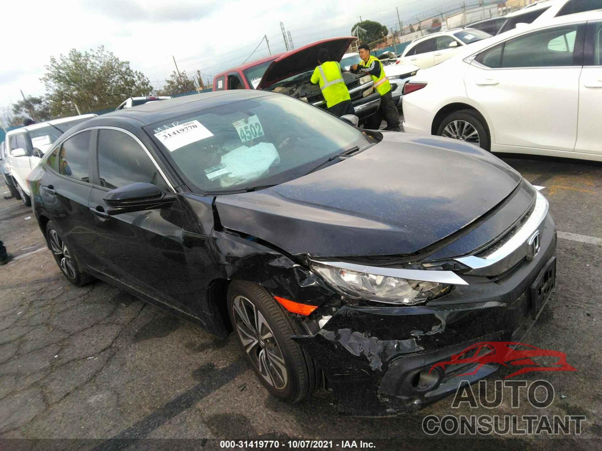 HONDA CIVIC SEDAN 2018 - JHMFC1F3XJX034768