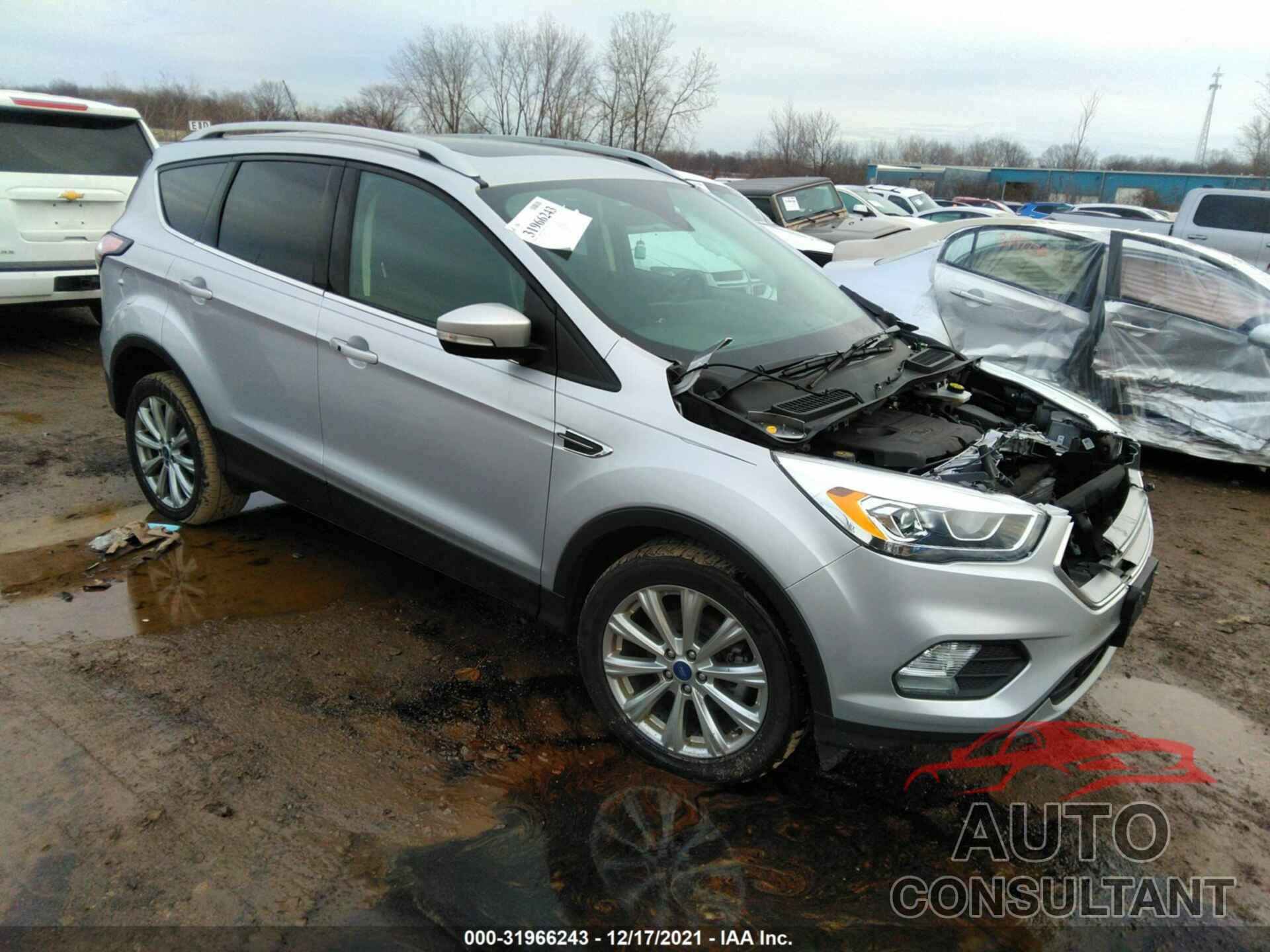 FORD ESCAPE 2017 - 1FMCU0JD8HUD83687