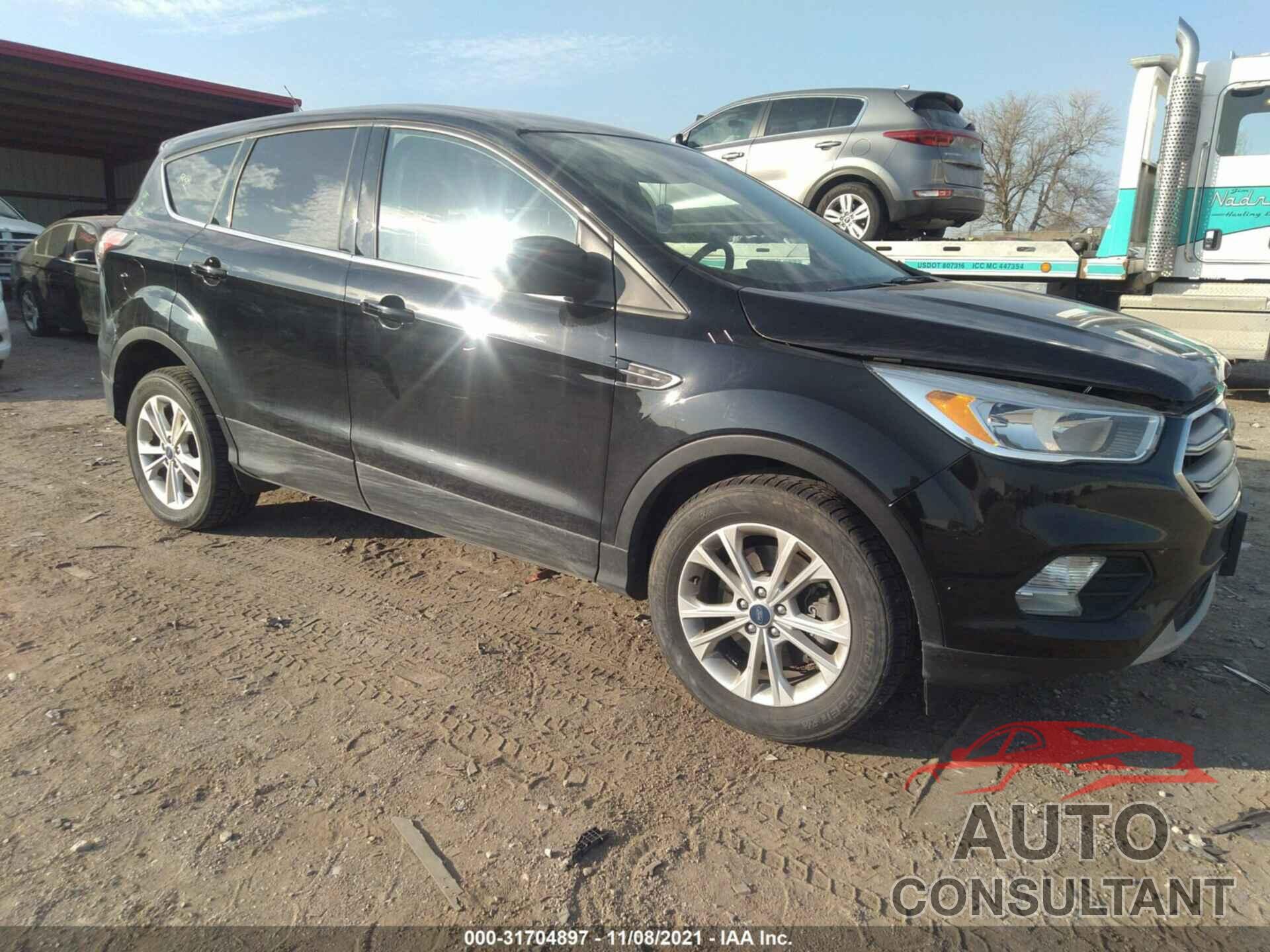 FORD ESCAPE 2017 - 1FMCU9G90HUA28701