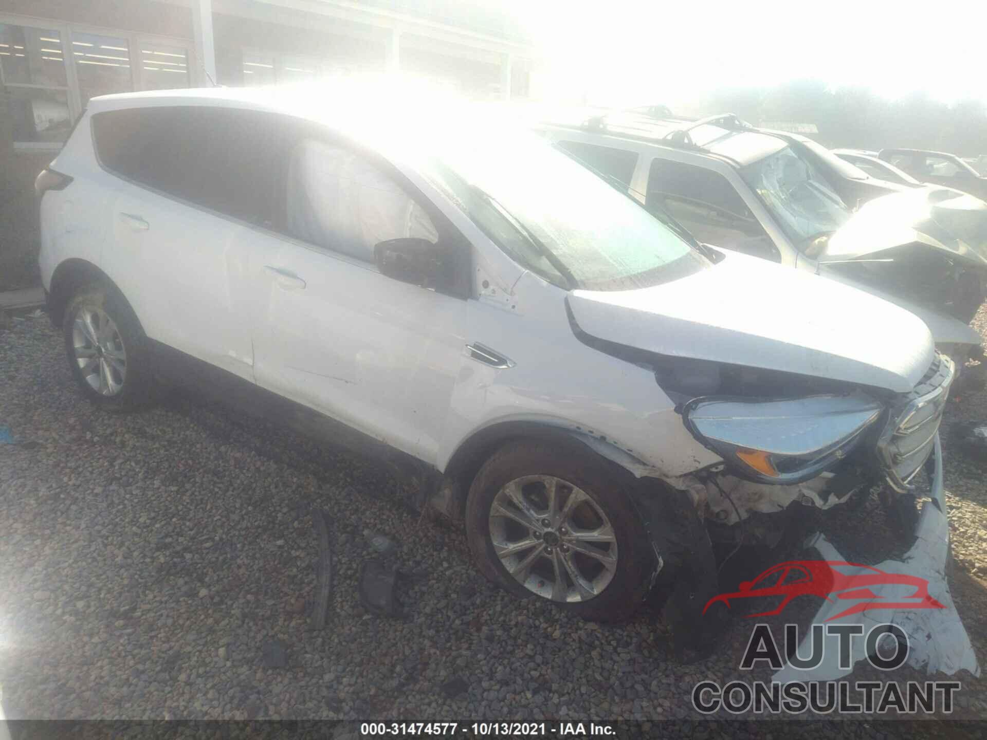 FORD ESCAPE 2017 - 1FMCU0GD0HUD27234