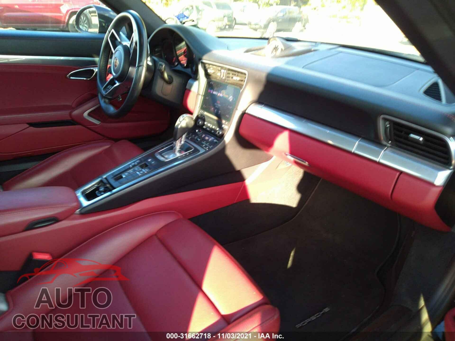 PORSCHE 911 2017 - WP0CA2A95HS141665