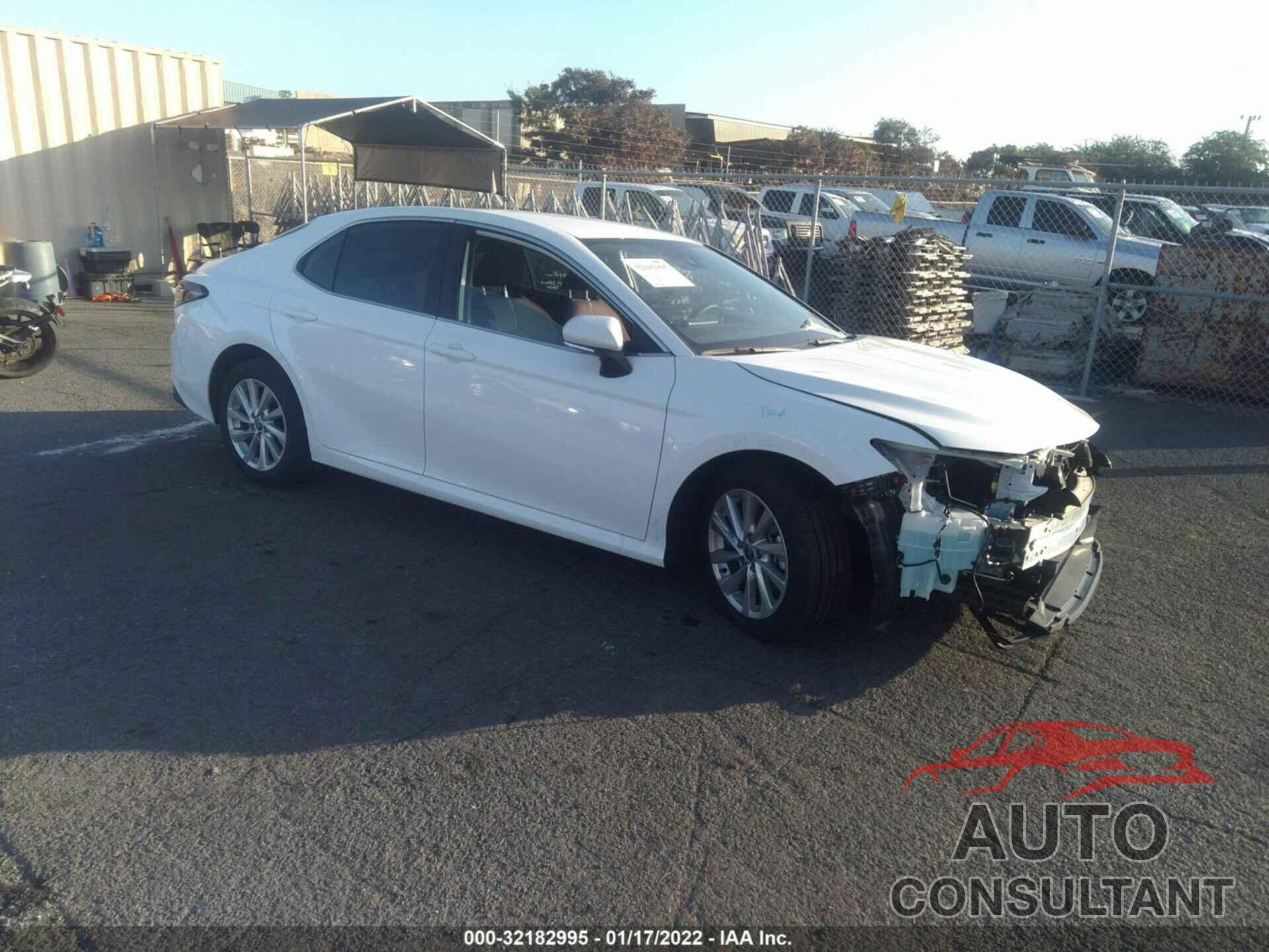 TOYOTA CAMRY 2021 - 4T1R11AK0MU431054