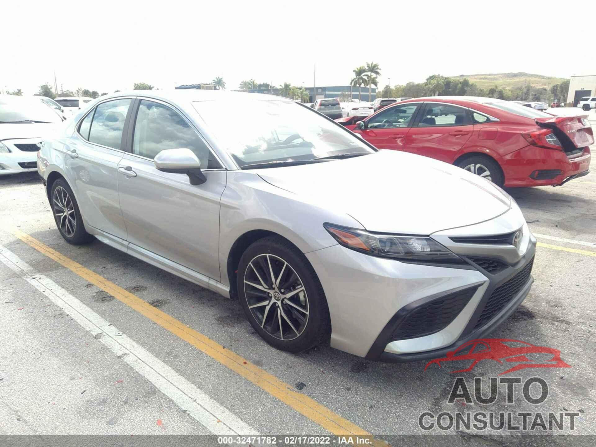 TOYOTA CAMRY 2021 - 4T1G11AK3MU575415