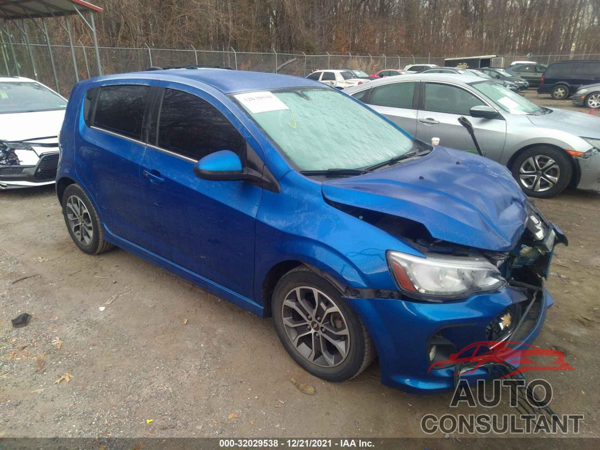 CHEVROLET SONIC 2017 - 1G1JD6SH9H4108757