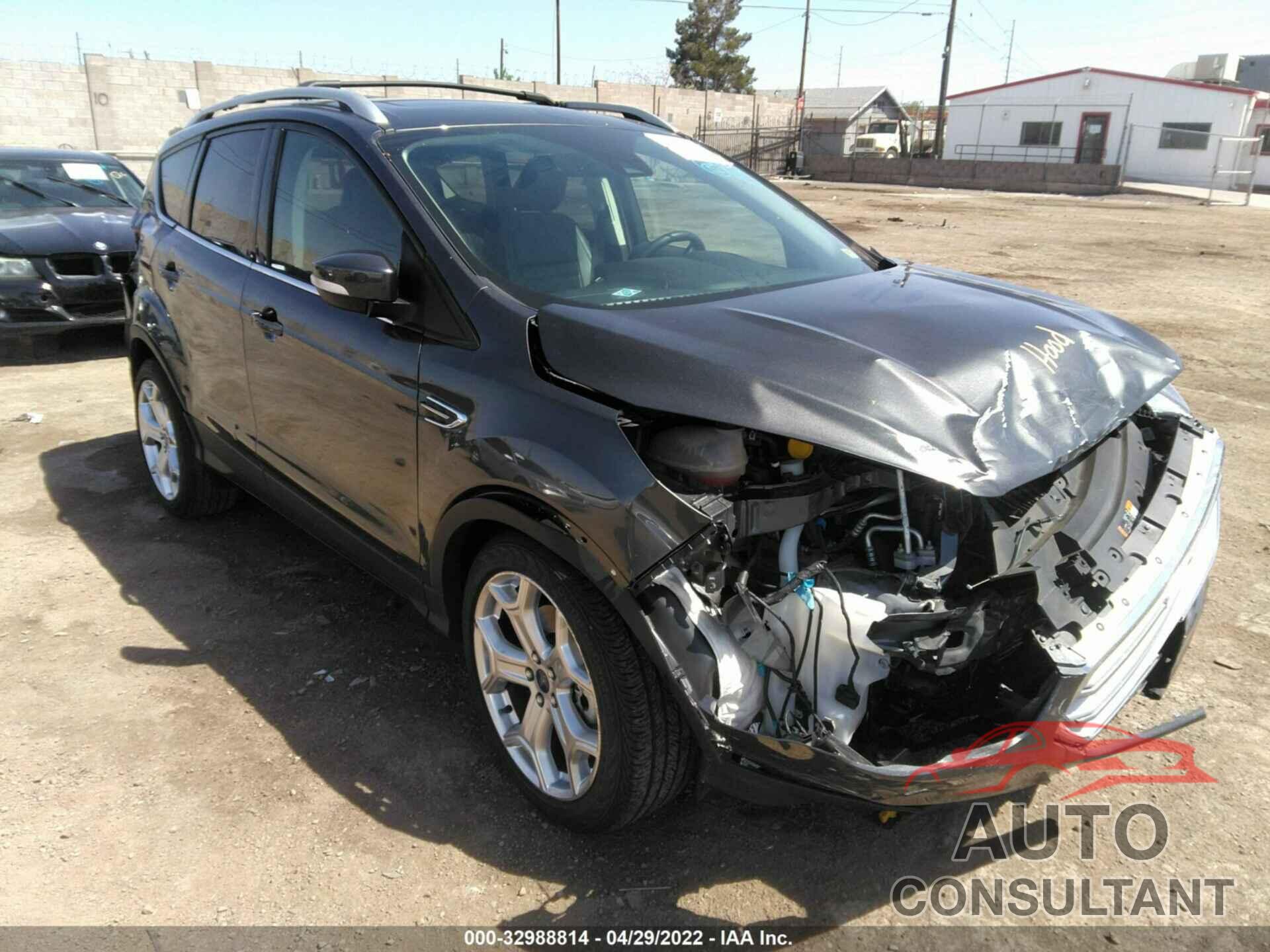 FORD ESCAPE 2018 - 1FMCU0J97JUD51427
