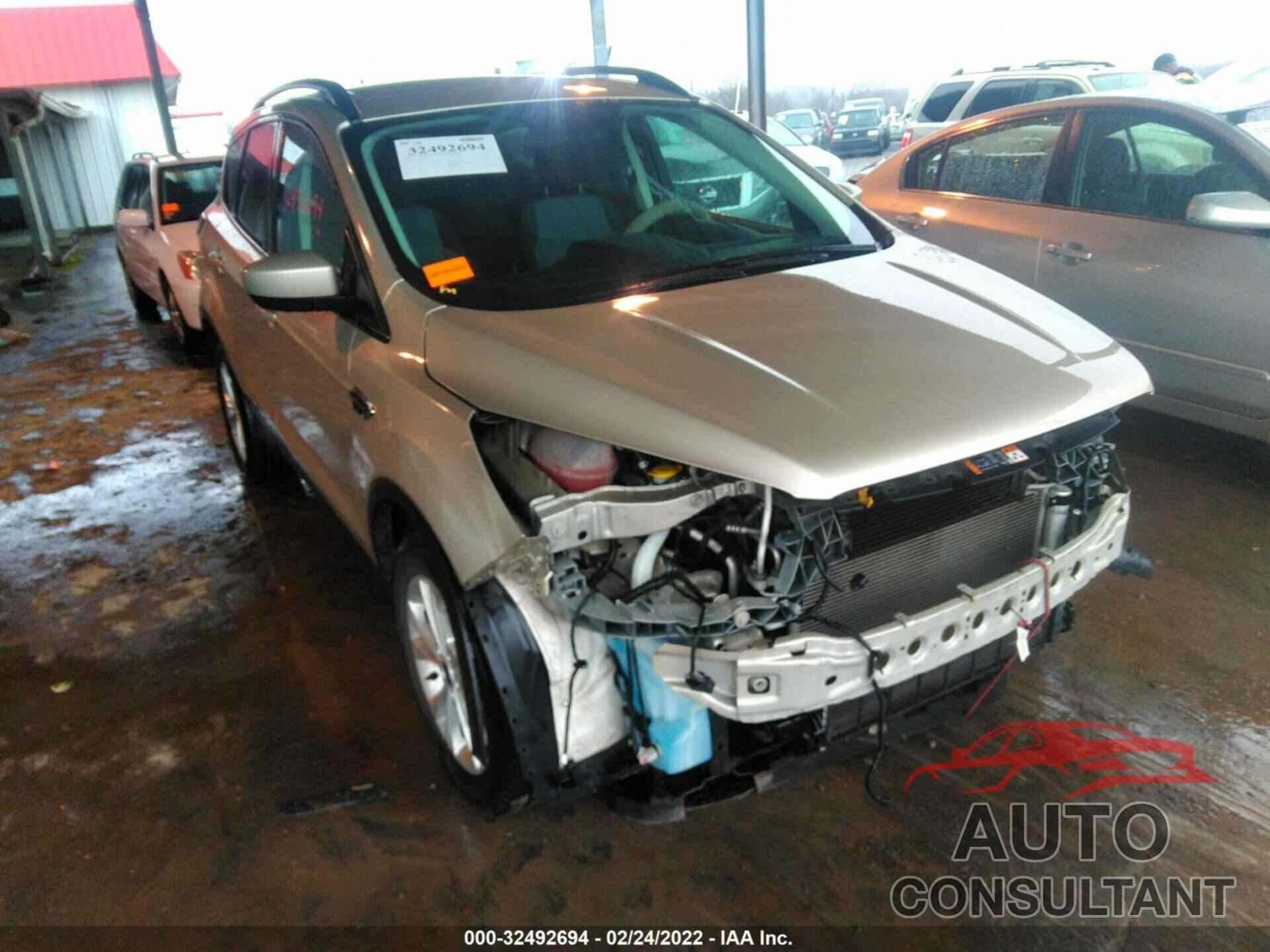 FORD ESCAPE 2017 - 1FMCU0GD2HUA16226