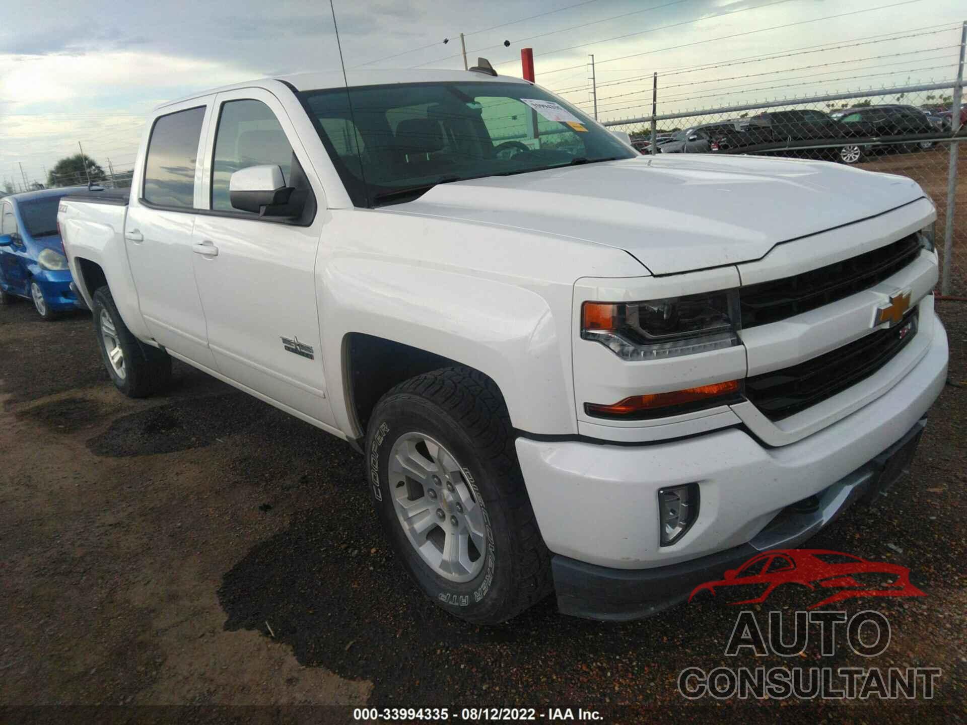 CHEVROLET SILVERADO 1500 2018 - 3GCUKREC8JG372816