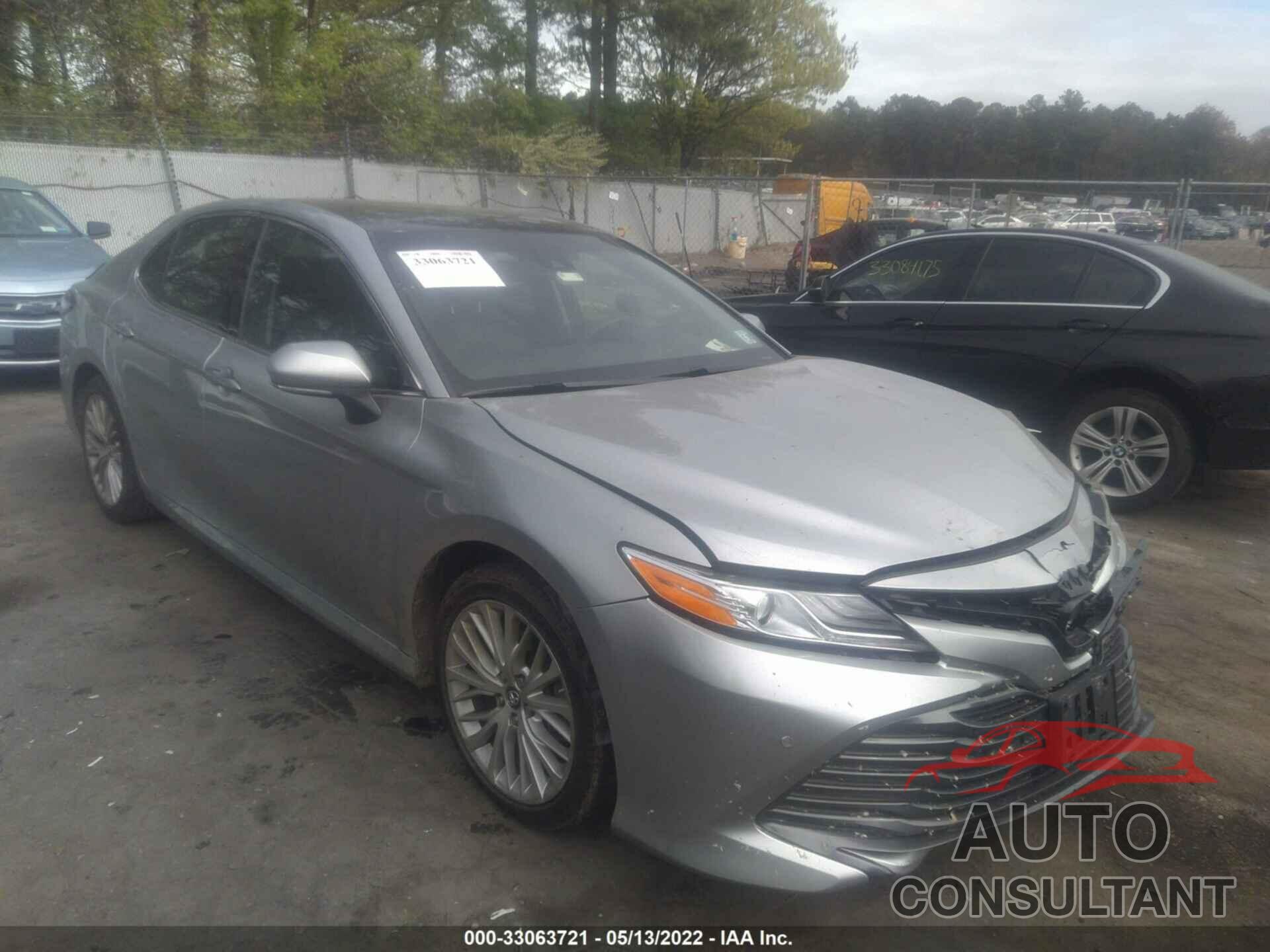 TOYOTA CAMRY 2018 - 4T1B11HK3JU510639