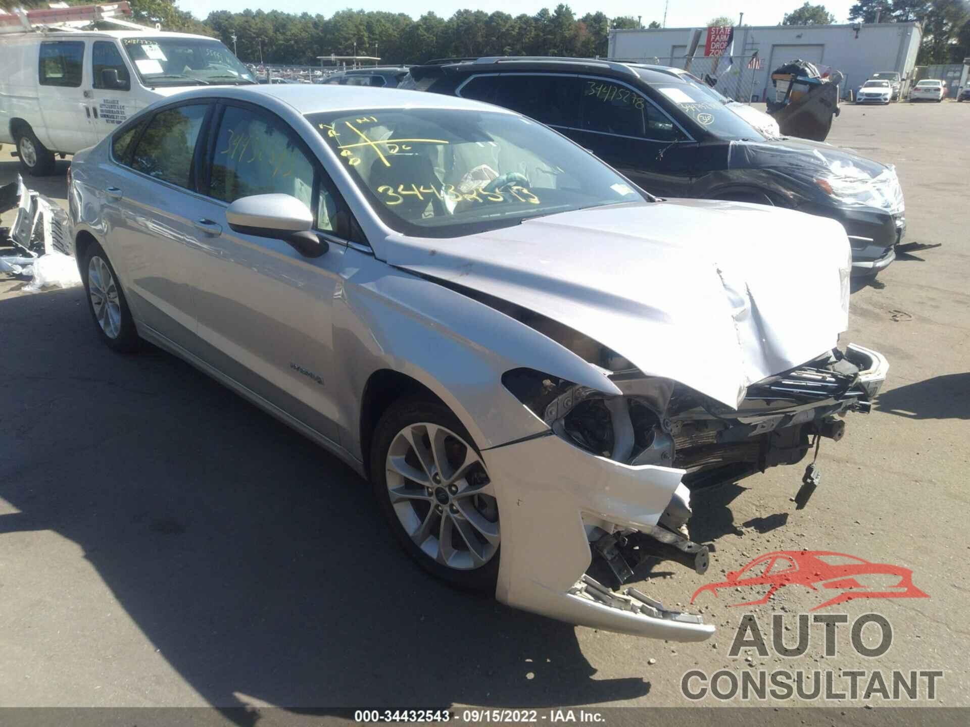 FORD FUSION HYBRID 2019 - 3FA6P0LUXKR101396