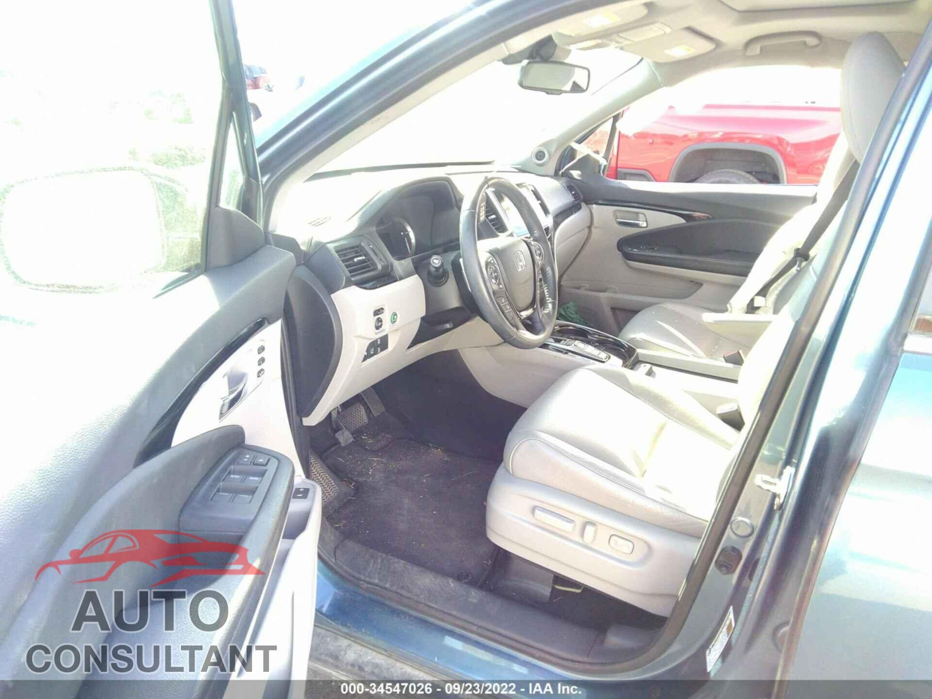 HONDA PILOT 2017 - 5FNYF6H97HB014854