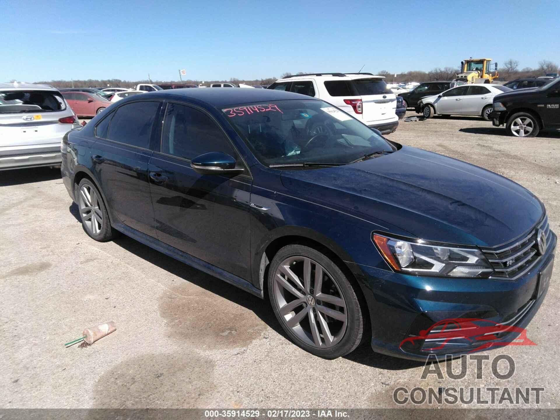 VOLKSWAGEN PASSAT 2018 - 1VWAA7A33JC007573