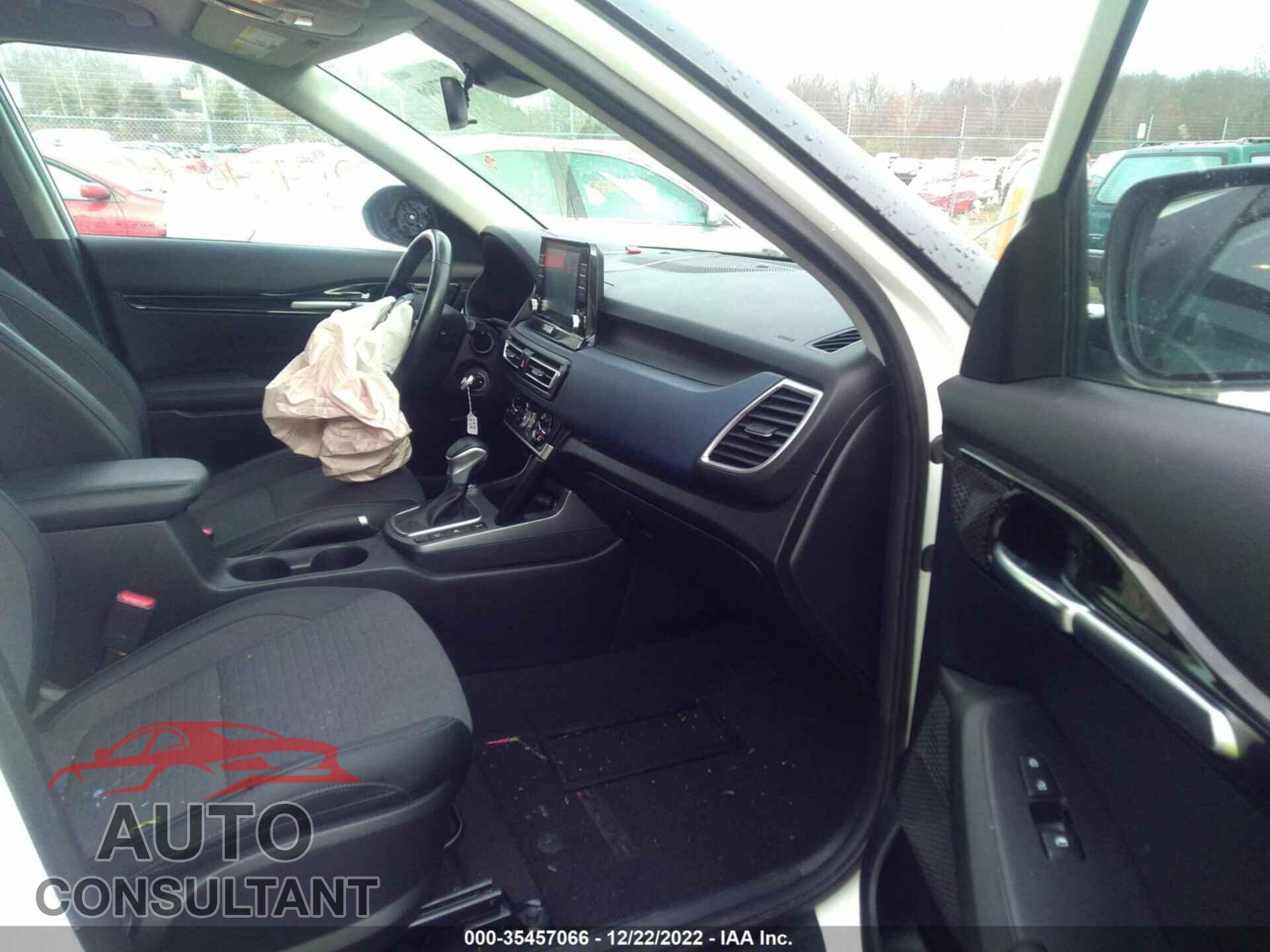 KIA SELTOS 2021 - KNDEUCAA3M7177352