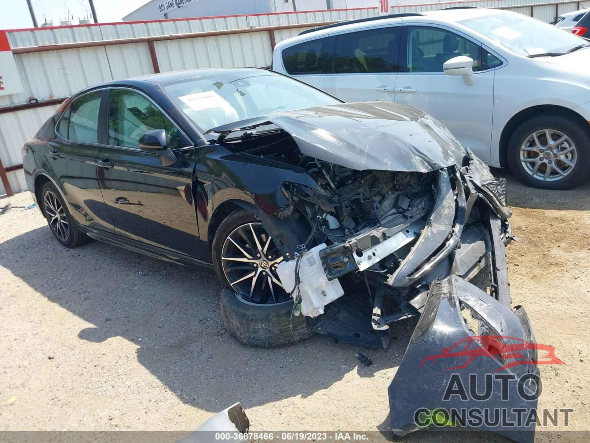 TOYOTA CAMRY 2021 - 4T1G11AK5MU561094