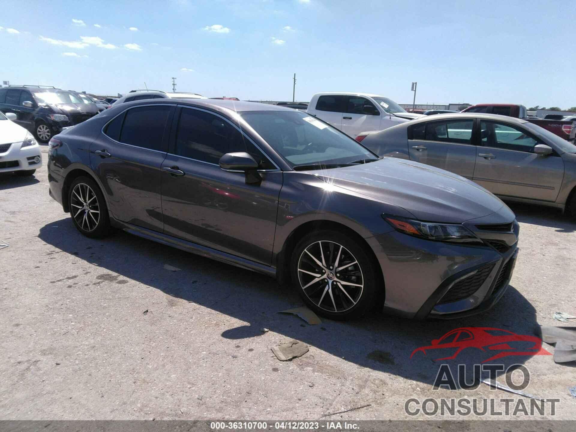 TOYOTA CAMRY 2022 - 4T1G11AK1NU672789