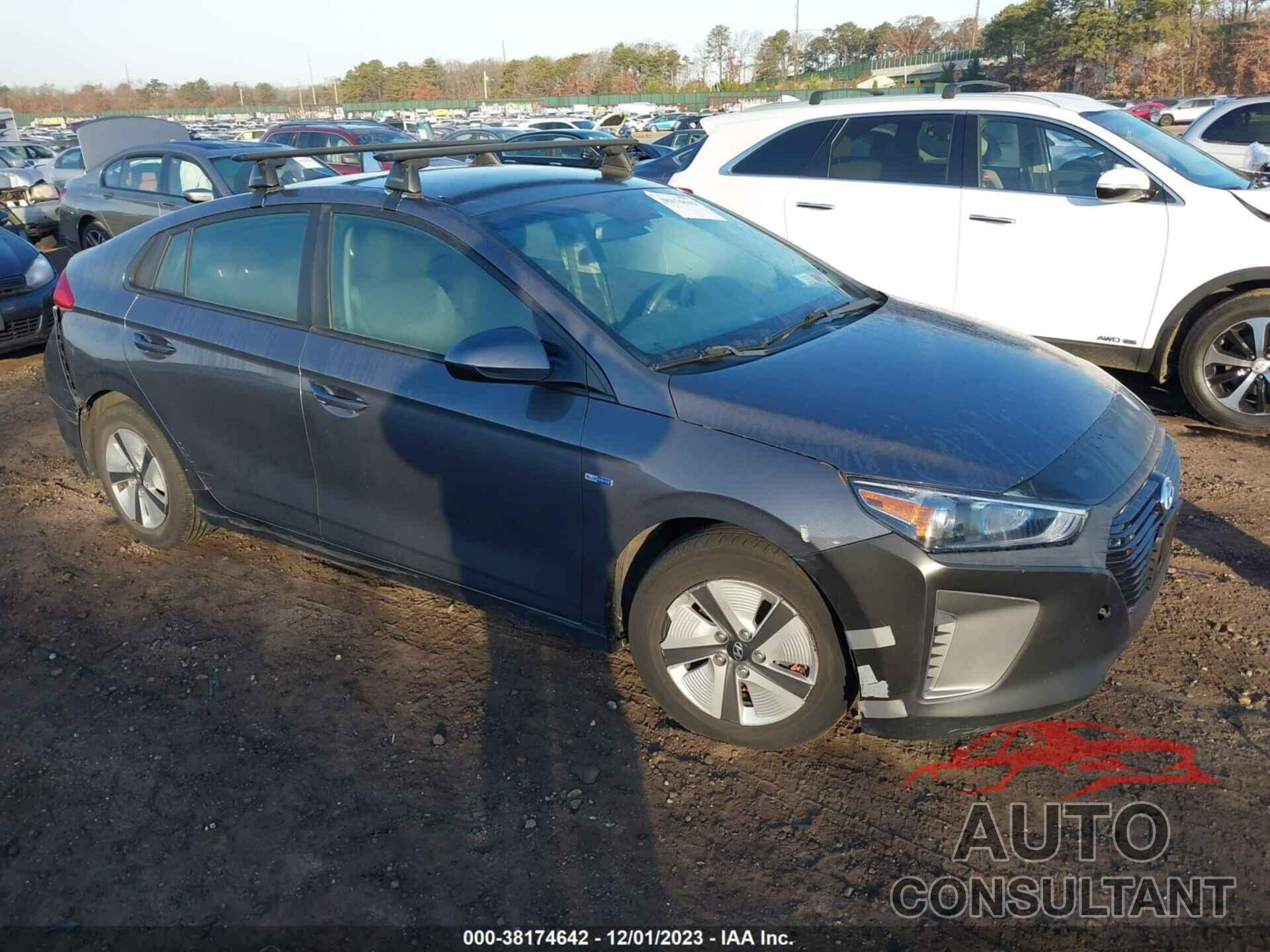 HYUNDAI IONIQ HYBRID 2017 - KMHC65LC7HU024648