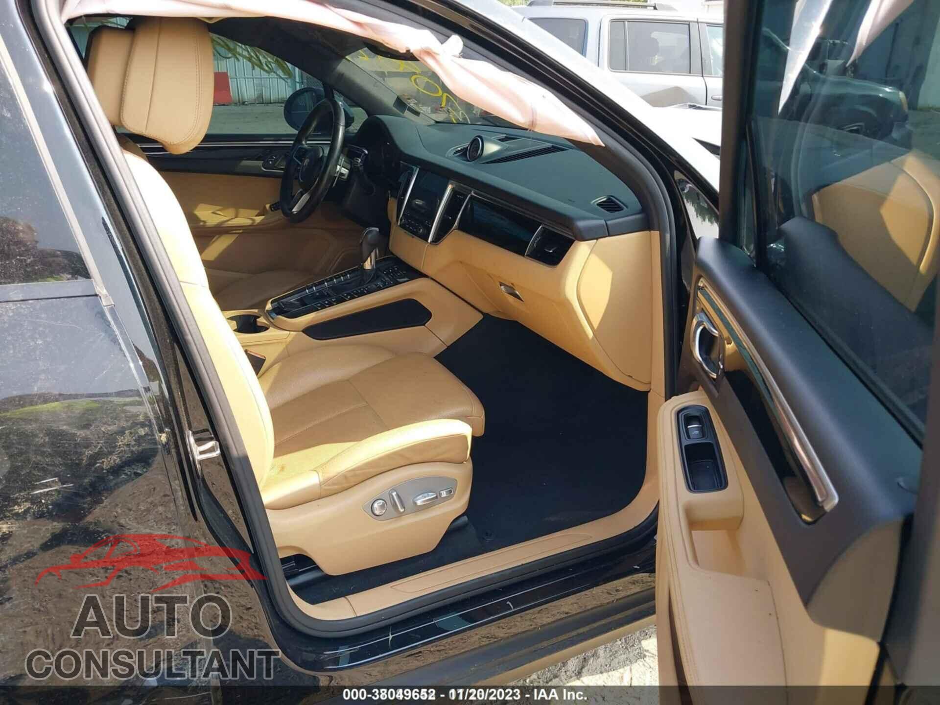 PORSCHE MACAN 2018 - WP1AA2A57JLB00831