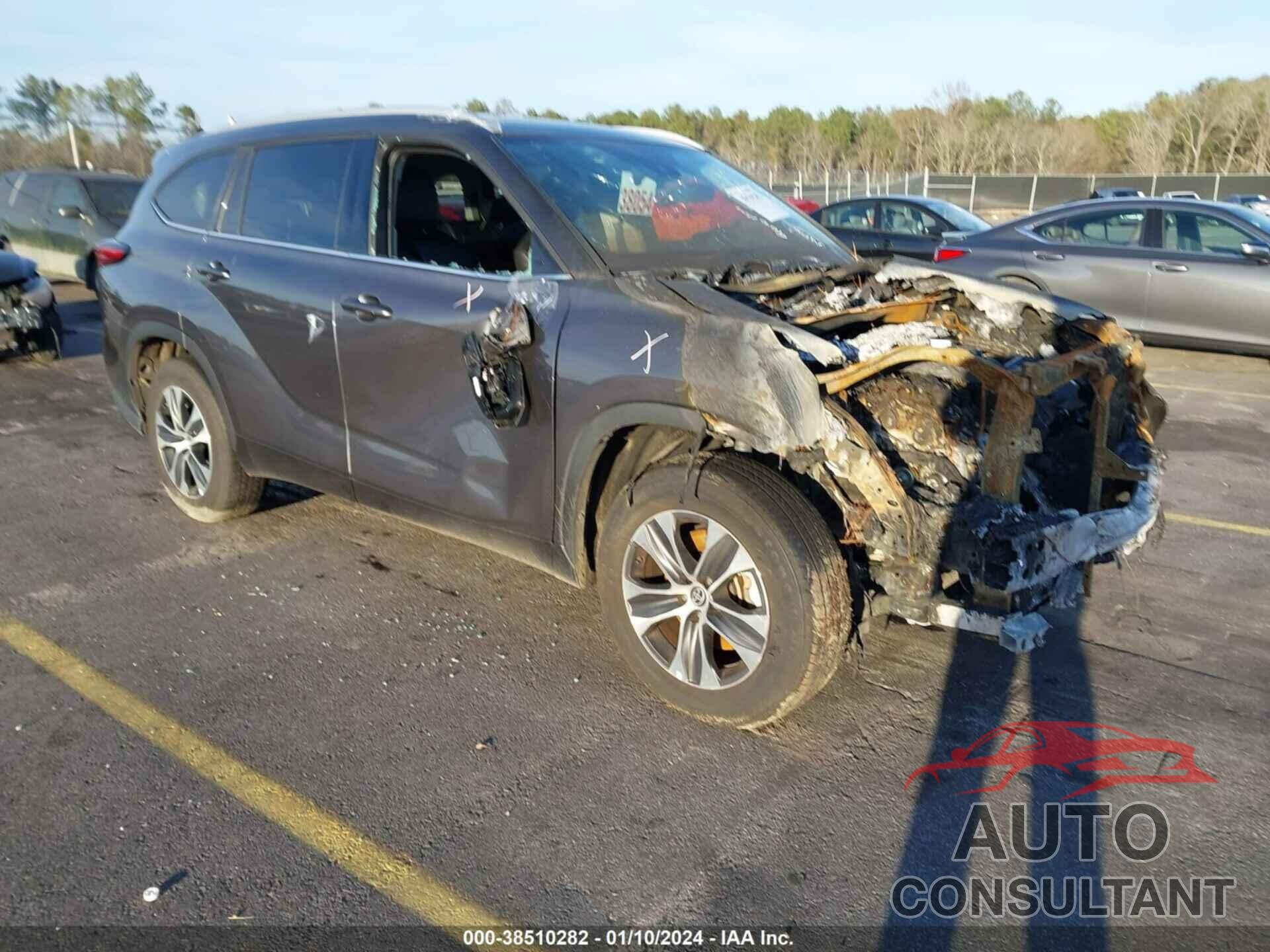 TOYOTA HIGHLANDER 2022 - 5TDGZRAHXNS547911