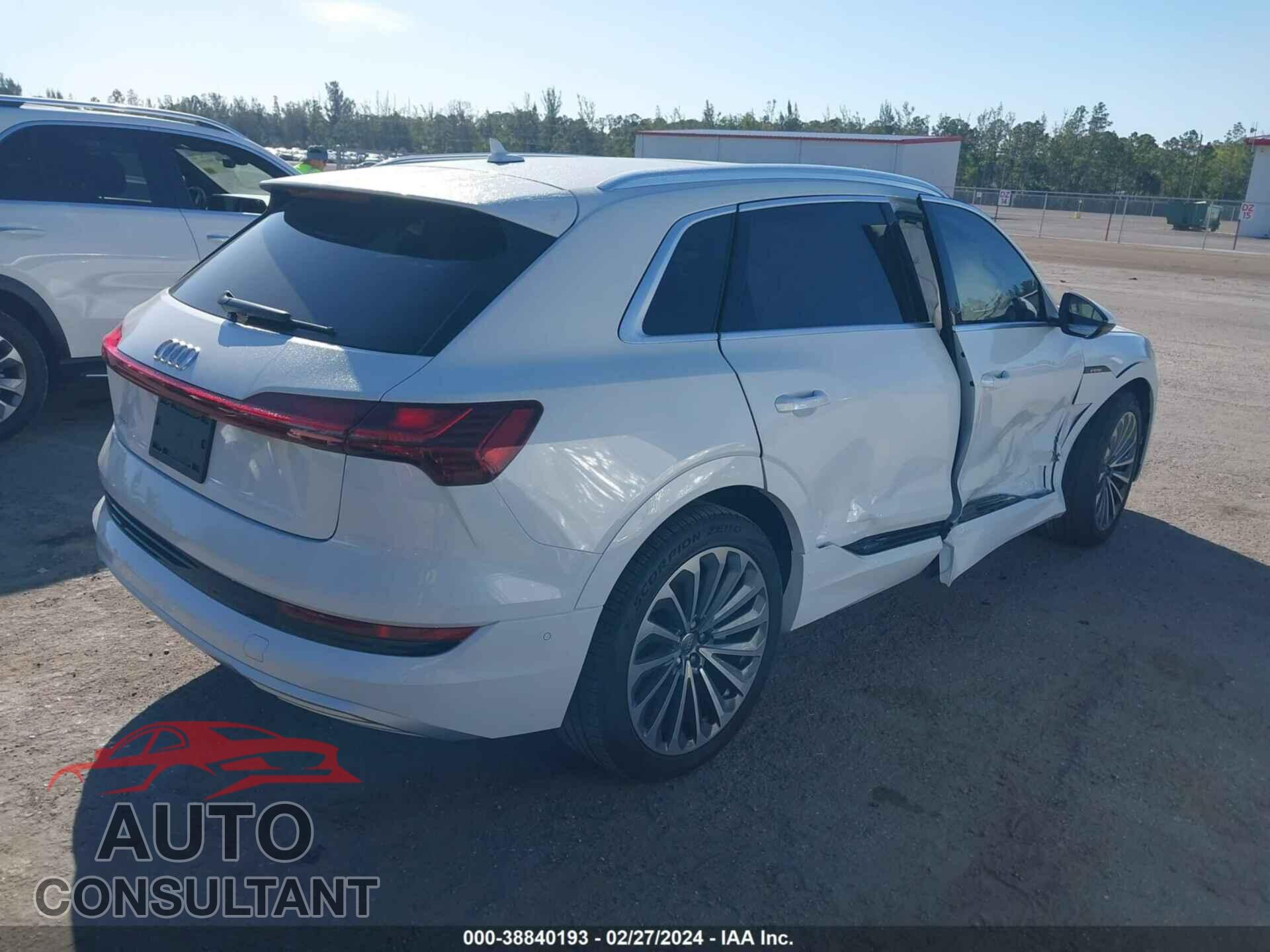 AUDI E-TRON 2019 - WA1VAAGE6KB008311
