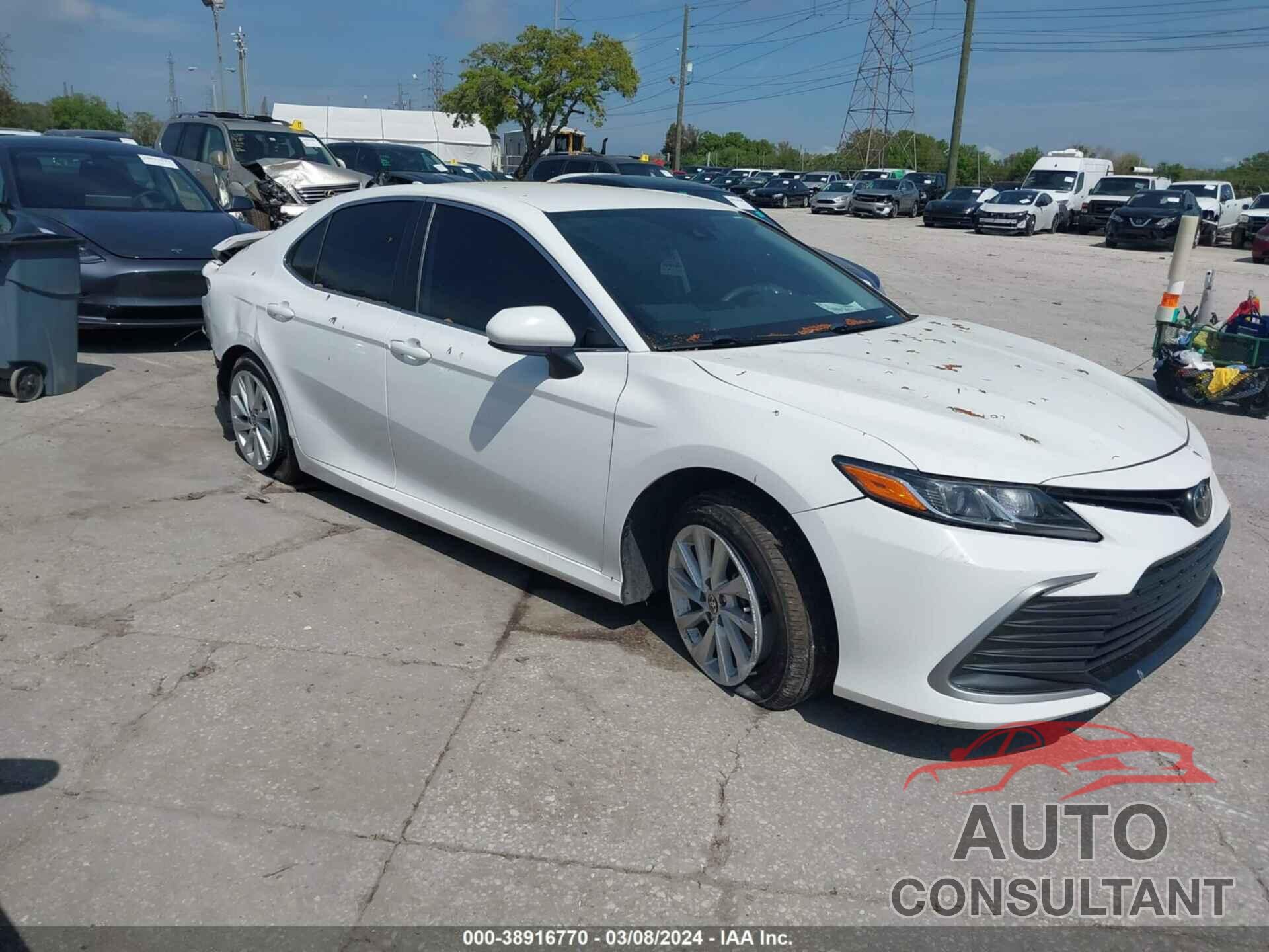 TOYOTA CAMRY 2021 - 4T1C11AK6MU600077