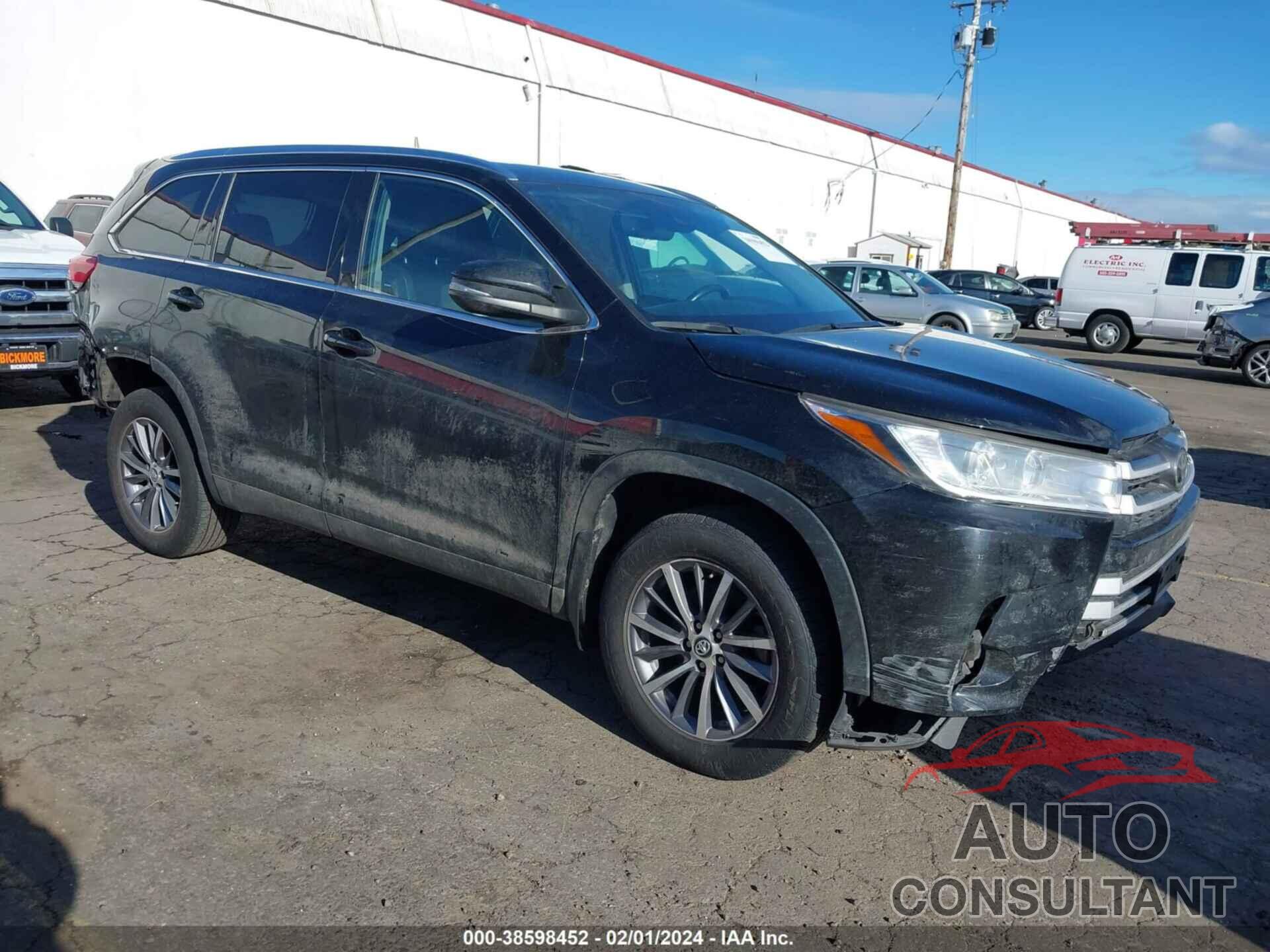 TOYOTA HIGHLANDER 2019 - 5TDJZRFH4KS599206