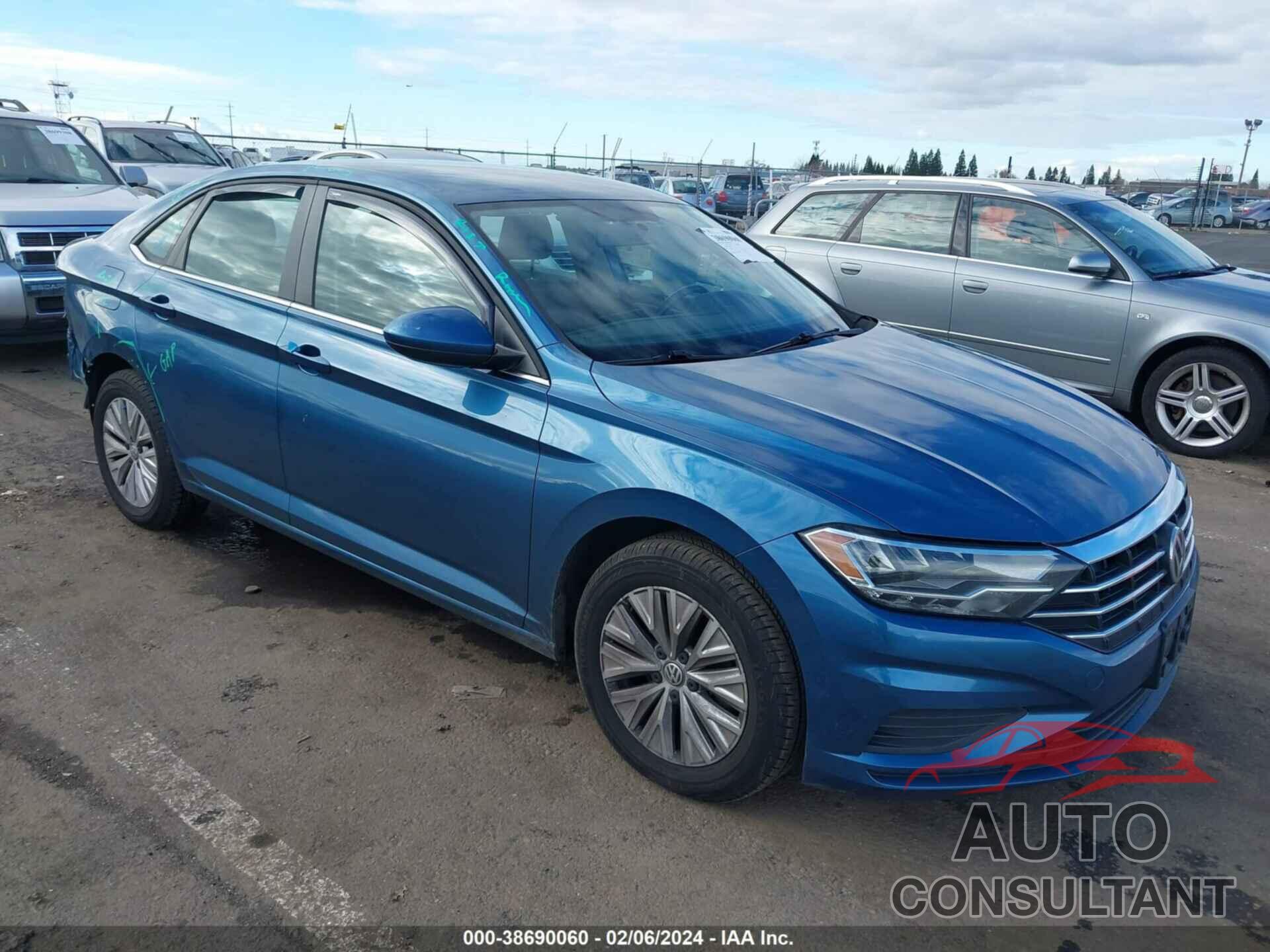 VOLKSWAGEN JETTA 2019 - 3VWCB7BUXKM194162