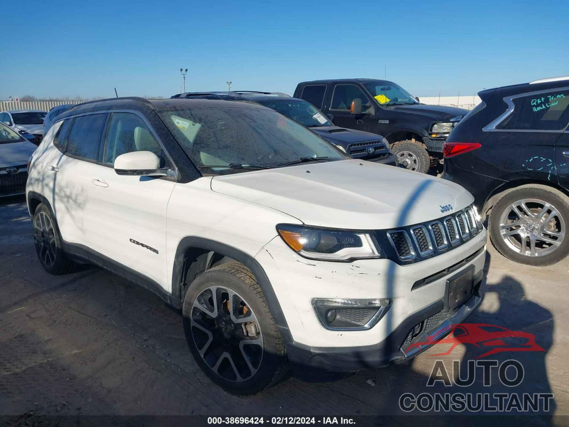 JEEP COMPASS 2018 - 3C4NJCCB3JT241217