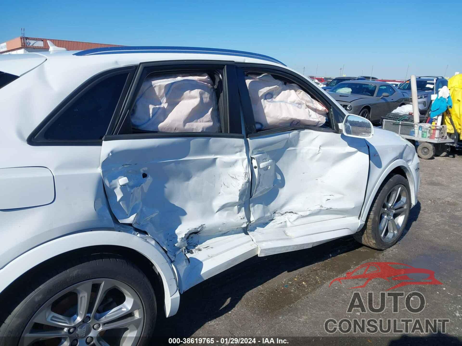 AUDI Q3 2018 - WA1BCCFS3JR020373